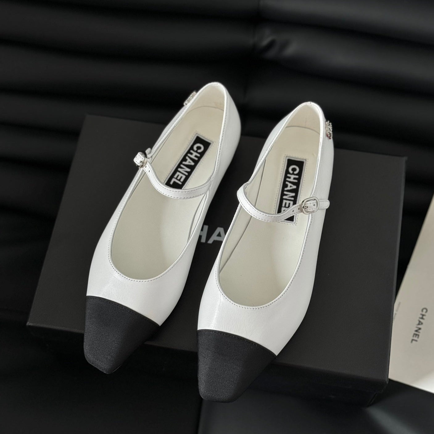 CHANEL MARY JANE WHITE MIX BLACK CALFSKIN