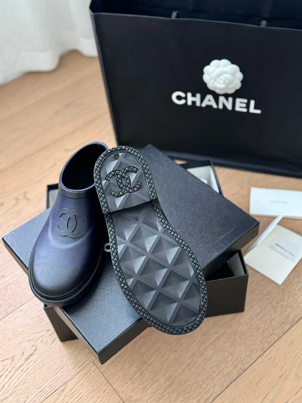 CHANEL SHORT BOOTS IN MID-NIGHT BLUE RUBBER