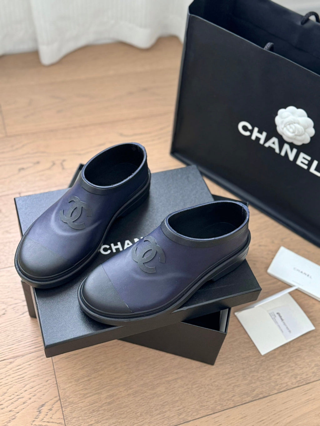CHANEL SHORT BOOTS IN MID-NIGHT BLUE RUBBER