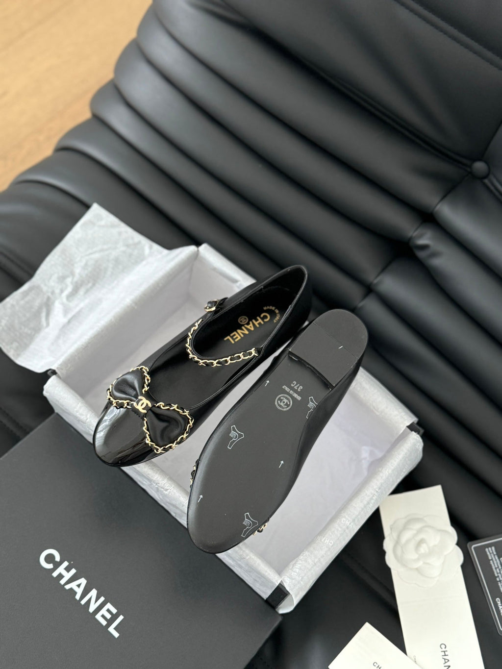 CHANEL BALLET FLATS IN BLACK LAMBSKIN WITH GOLD HARDWARE