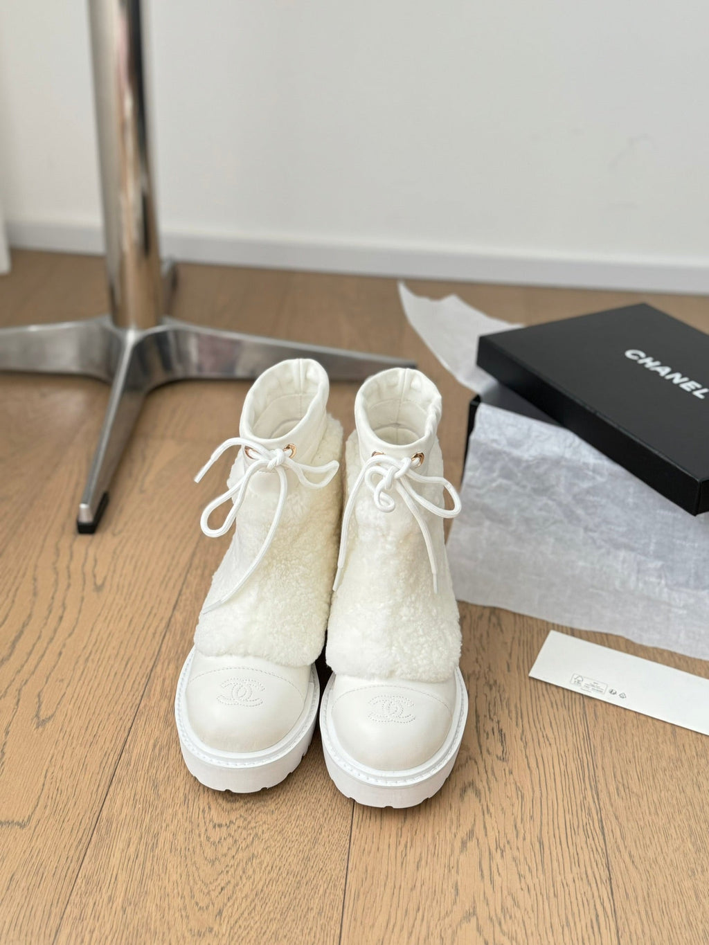CHANEL CHUNKY BOOTS IN WHITE SMOOTH FLEECE AND CALFSKIN