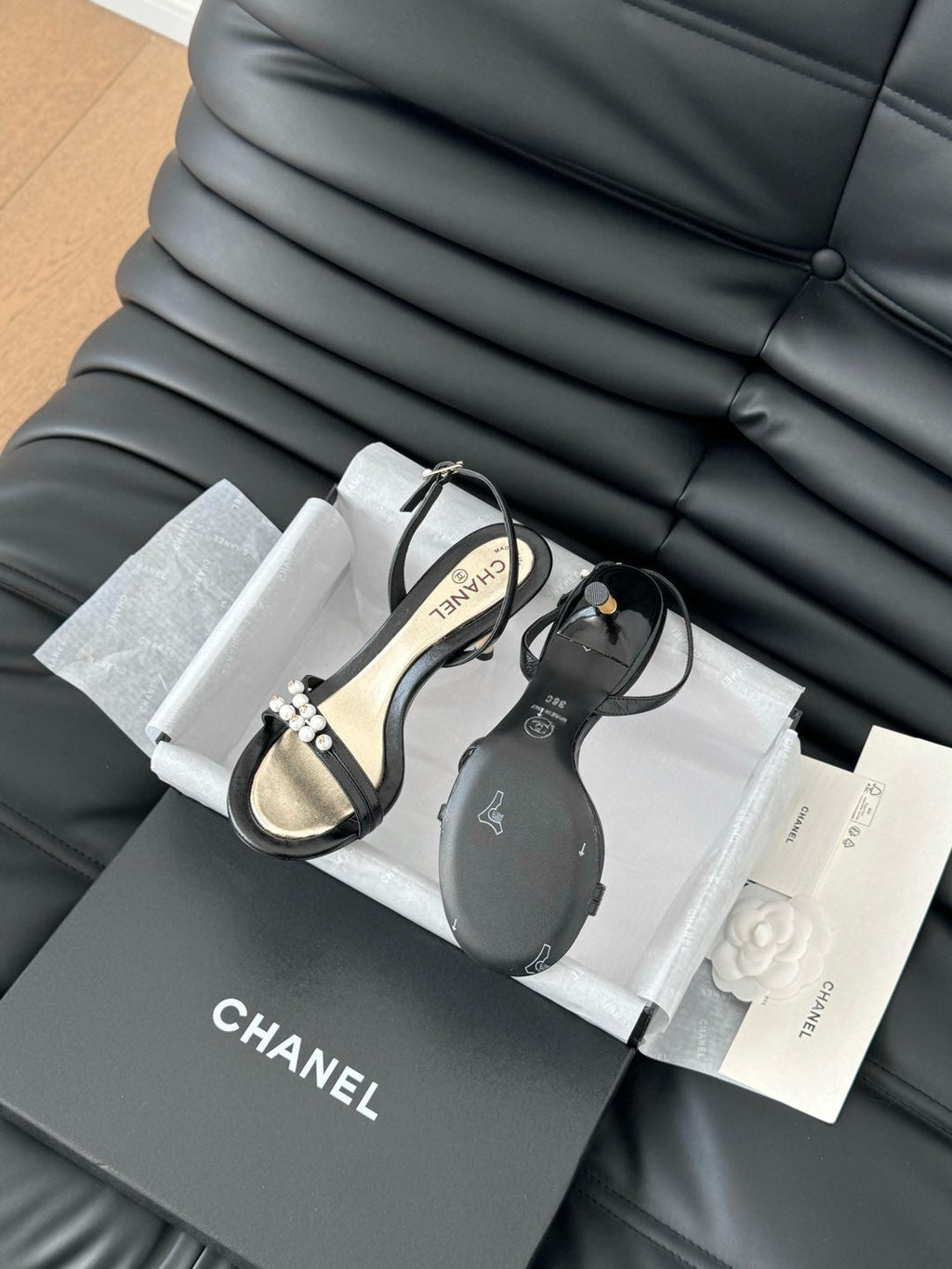 CHANEL PEARL SANDAL IN BLACK AND GOLD LAMBSKIN 75 MM