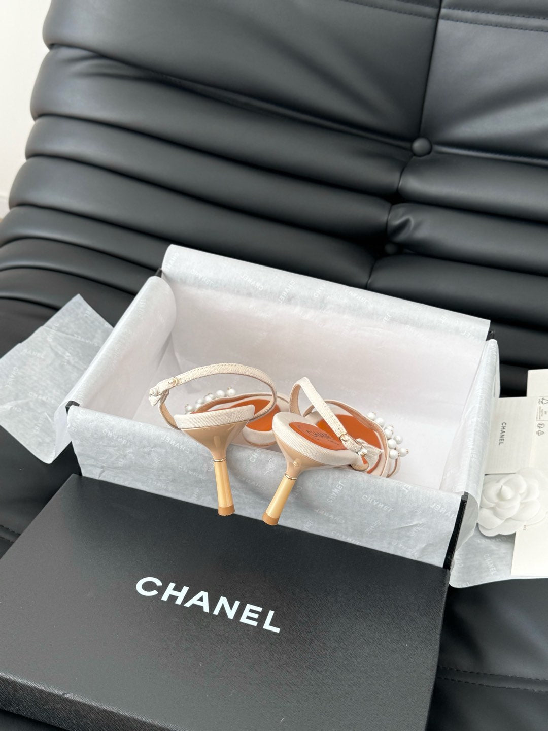 CHANEL PEARL SANDAL IN WHITE AND VIVID ORANGE LAMBSKIN 75 MM