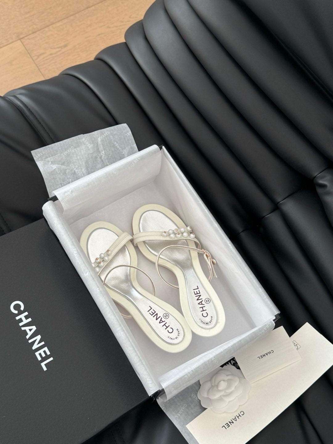 CHANEL PEARL SANDAL IN WHITE LAMBSKIN 35 MM