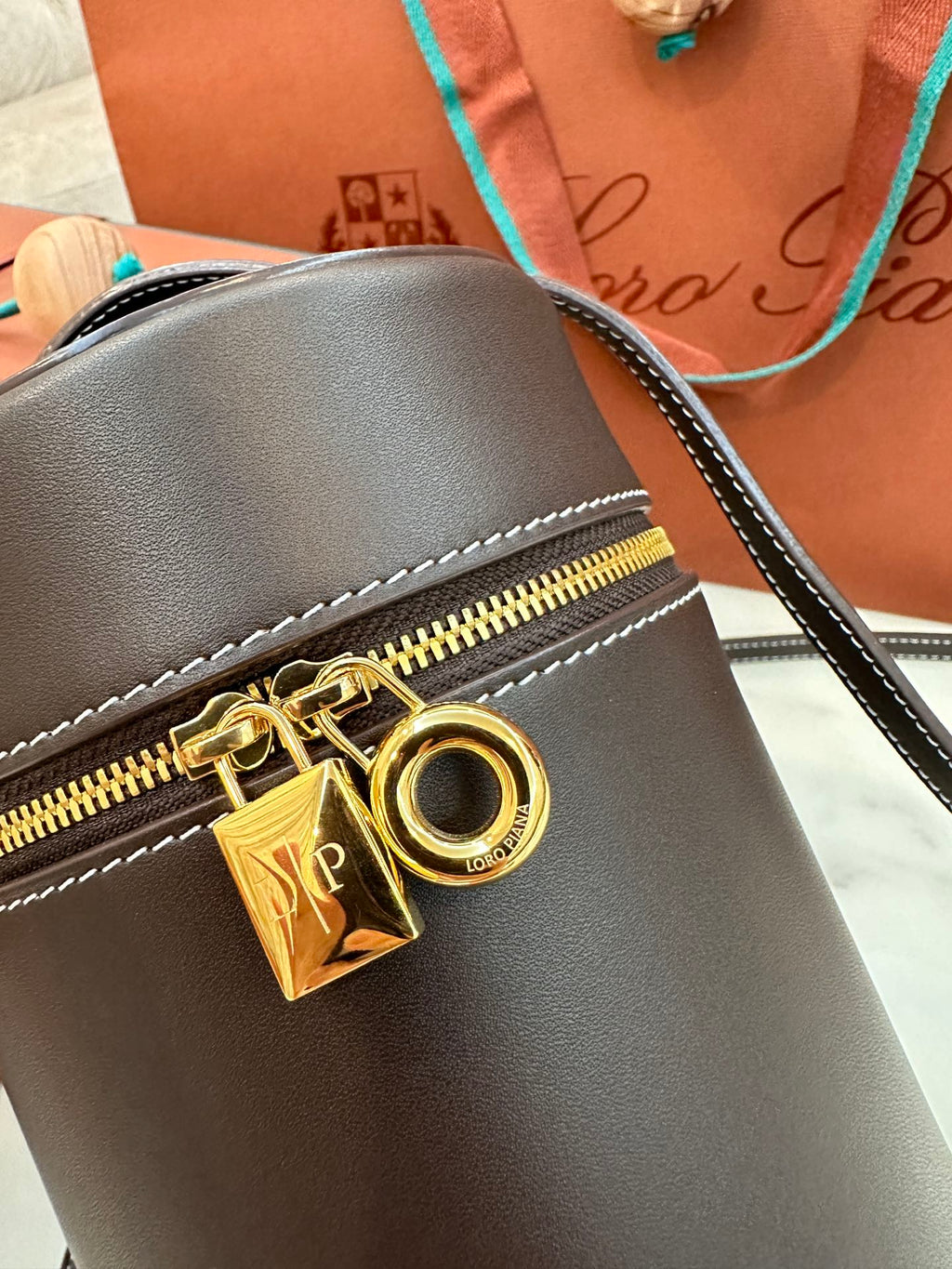 EXTRA CASE MEDIUM 16 BAG IN CHOCOLATE BROWN SMOOTH CALFSKIN WITH GOLD HARDWARE