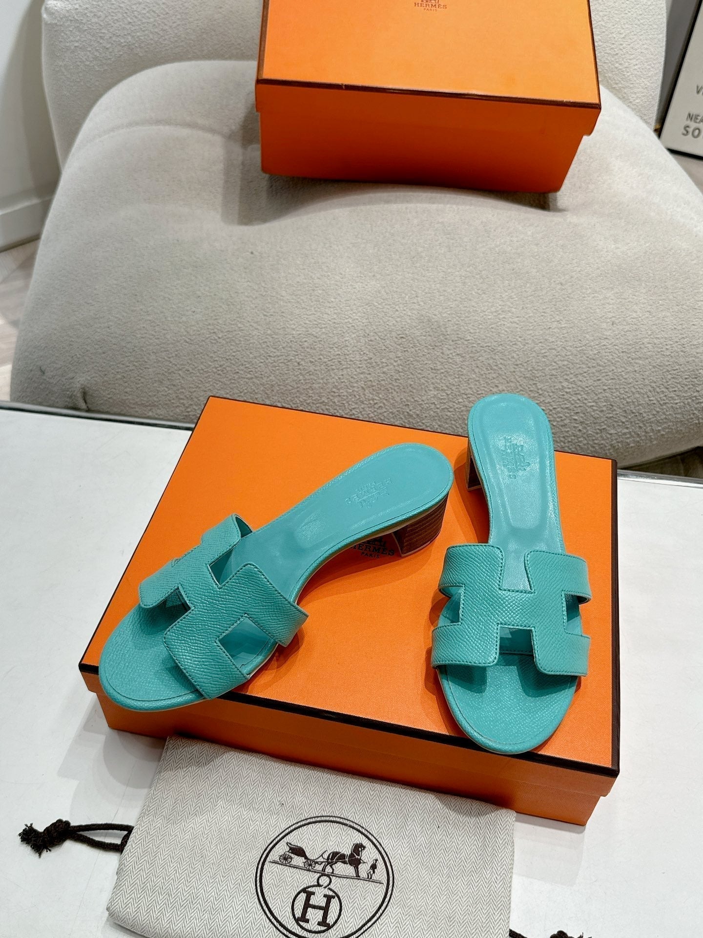 HERMES 0ASIS SANDAL SKY BLUE CALFSKIN CLASSIC