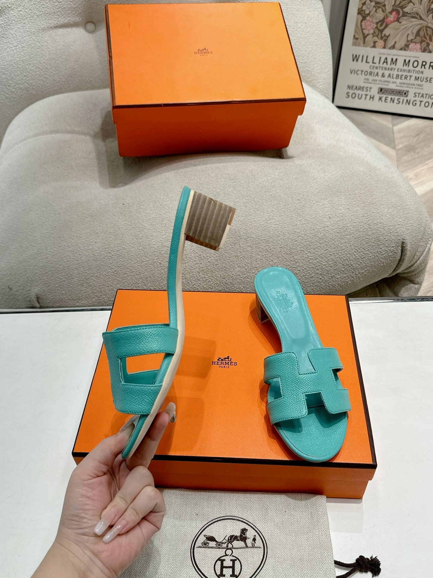 HERMES 0ASIS SANDAL SKY BLUE CALFSKIN CLASSIC