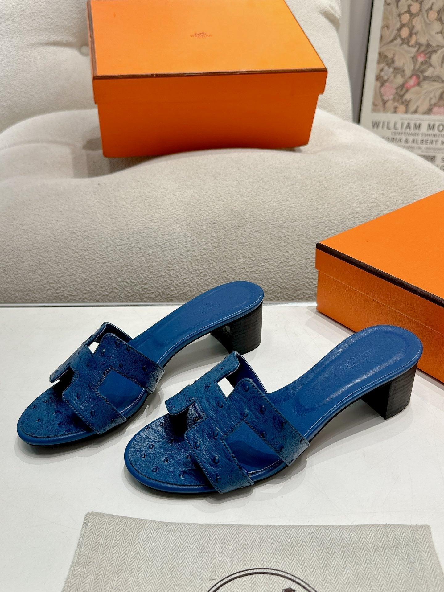 HERMES 0ASIS SANDAL NAVY CALFSKIN SPECIAL