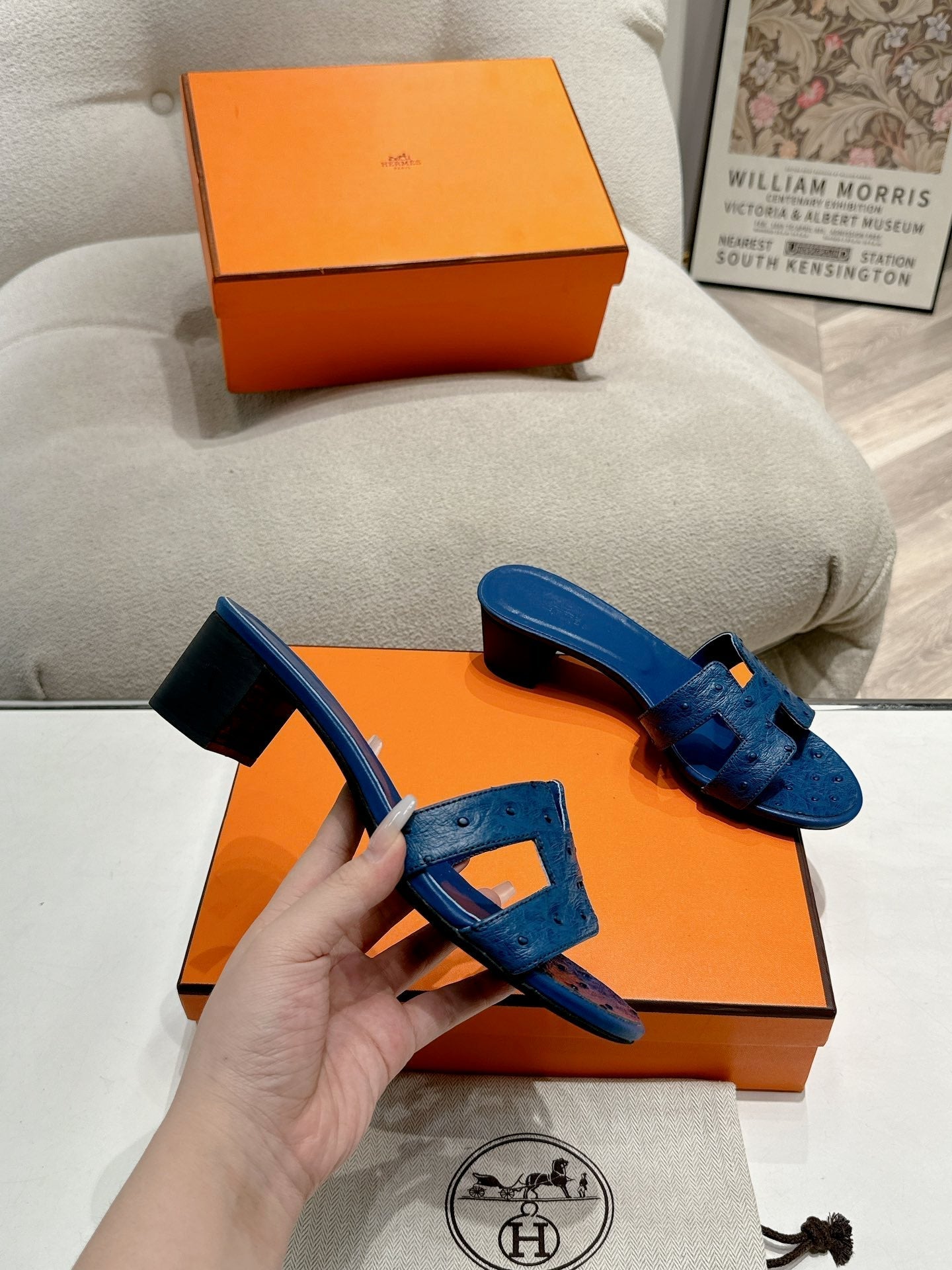 HERMES 0ASIS SANDAL NAVY CALFSKIN SPECIAL