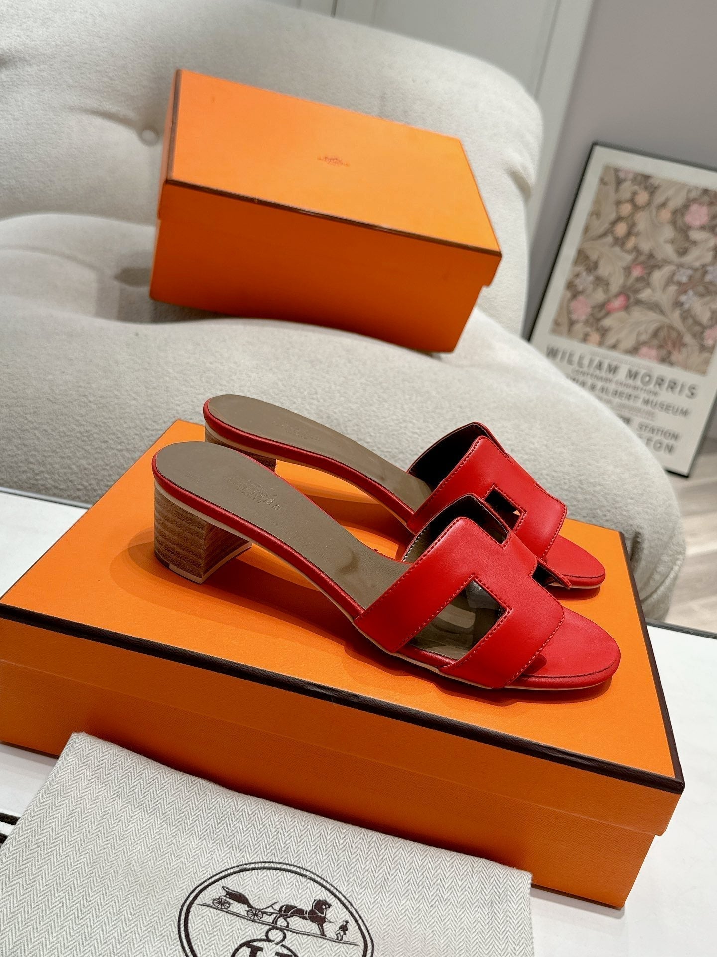 HERMES 0ASIS SANDAL CRIMSON CALFSKIN CLASSIC