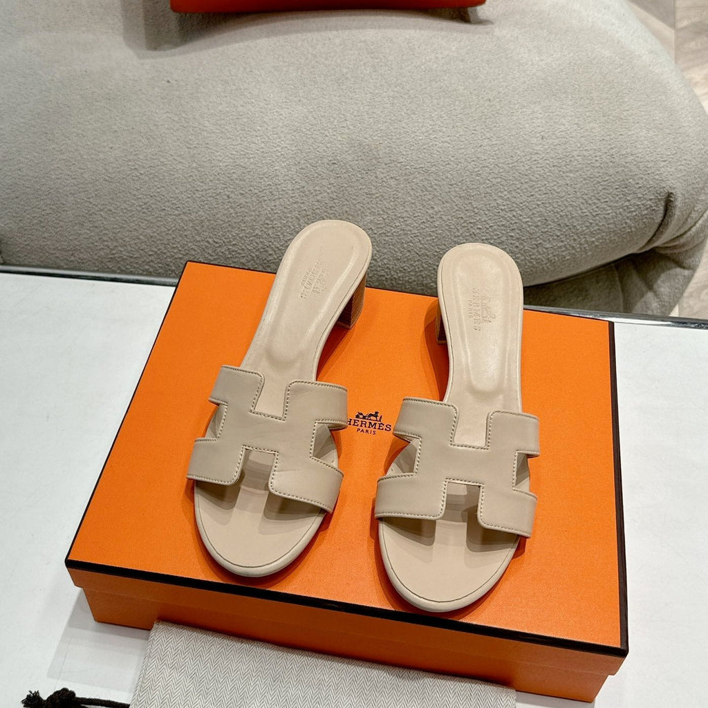 HERMES 0ASIS SANDAL WHITE CREAM CALFSKIN CLASSIC