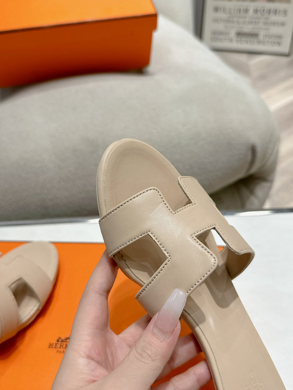 HERMES 0ASIS SANDAL WHITE CREAM CALFSKIN CLASSIC