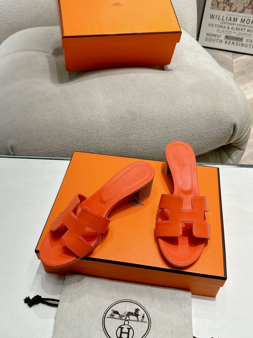 HERMES 0ASIS SANDAL BRIGHT ORANGE CALFSKIN CLASSIC