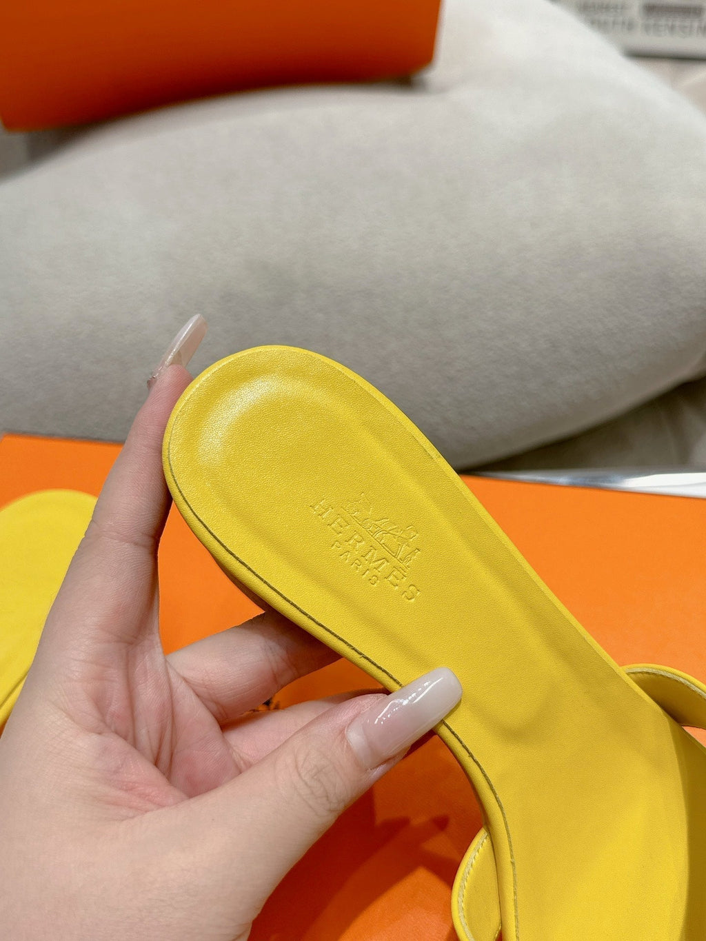 HERMES 0ASIS SANDAL YELLOW CALFSKIN CLASSIC