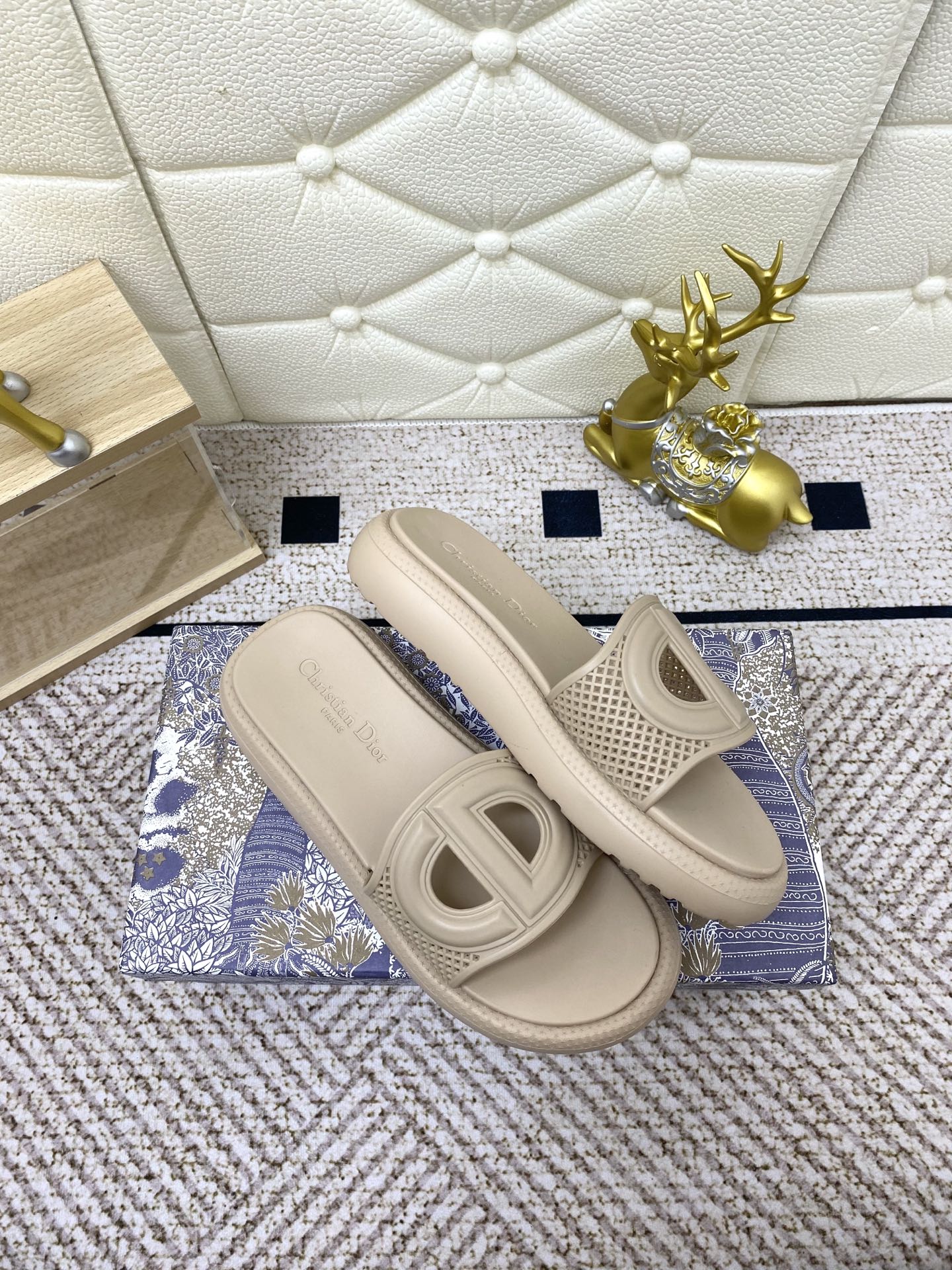 DIOR FLAT SLIDES 25S IN BEIGE TPU