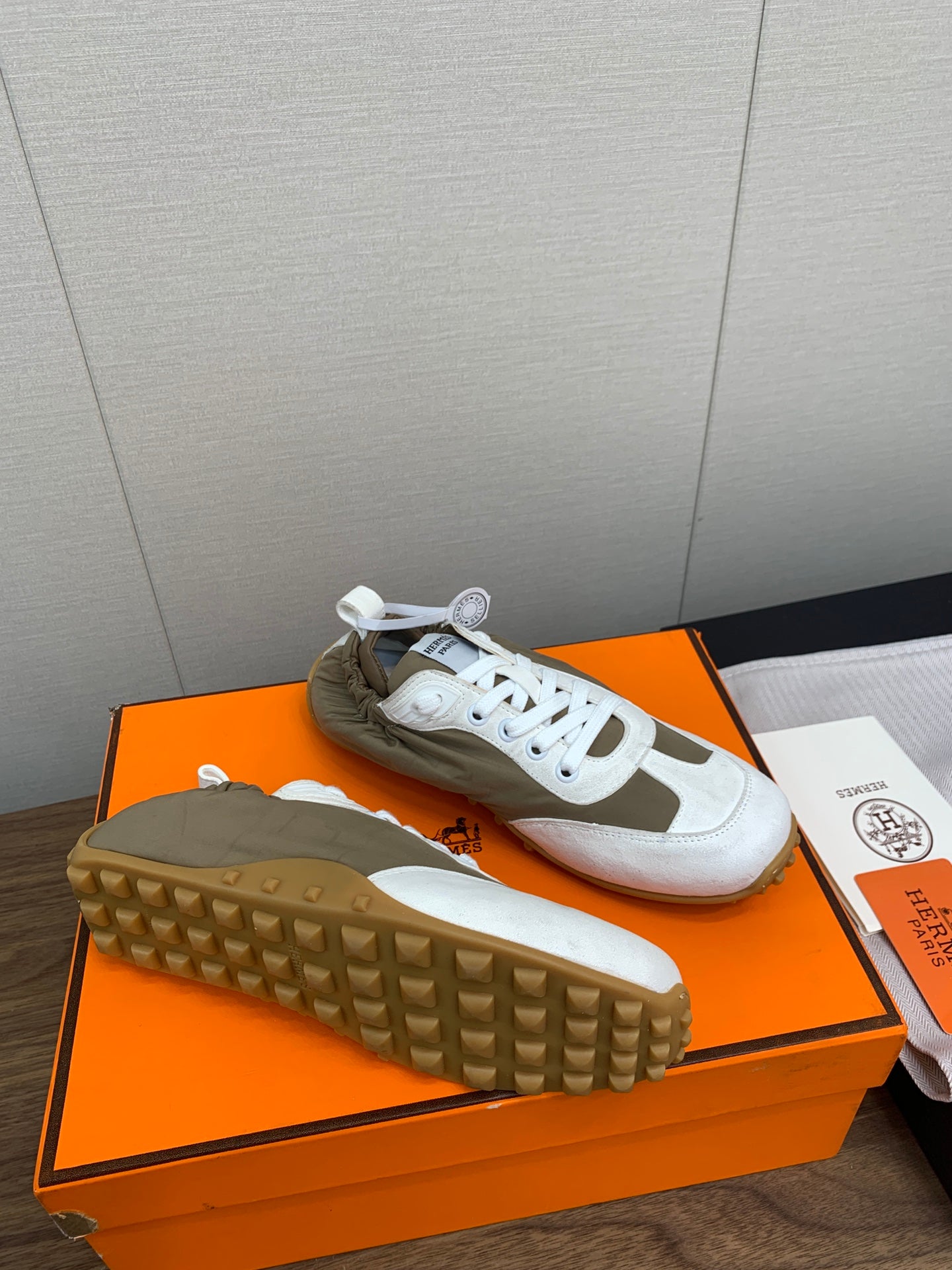 HERMES SKATEBOARD SHOES LIGHT GRAY MIX PEANUT CALFSKIN