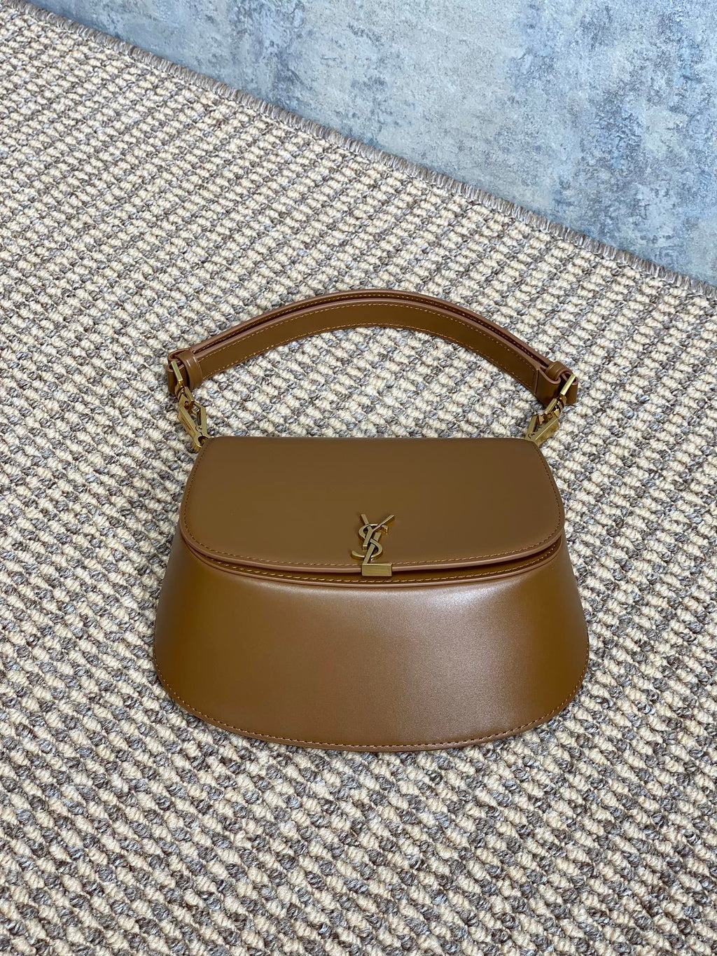 VOLTAIRE TOP HANDLE IN BOX 21 IN TAWNY BROWN CALFSKIN GOLD HARDWARE