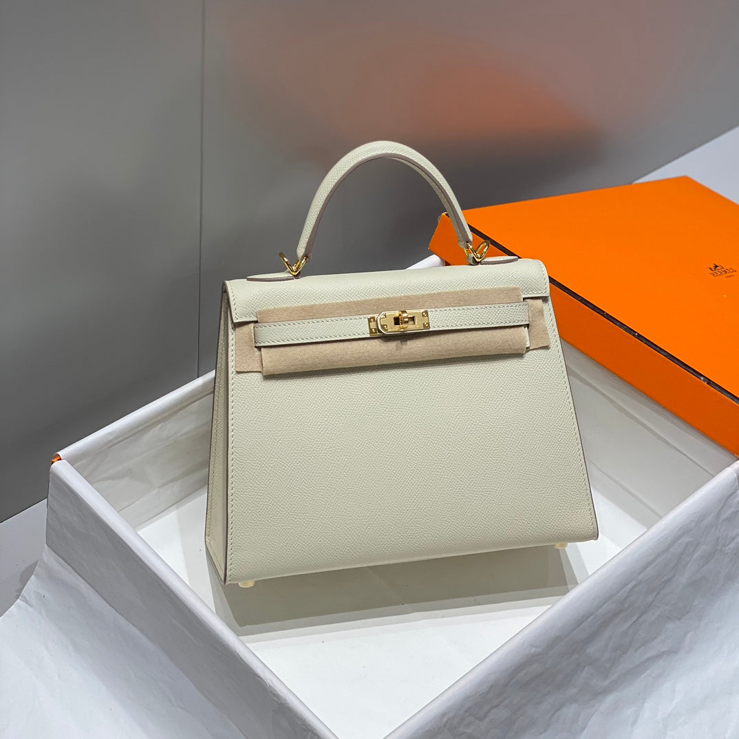 HERMES KELLY 25CM IN NATA EPSOM CALFSKIN GOLD HARDWARE