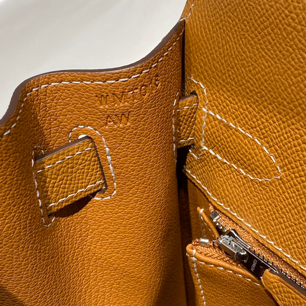 HERMES KELLY 28CM IN GOLD EPSOM CALFSKIN PALLADIUM HARDWARE