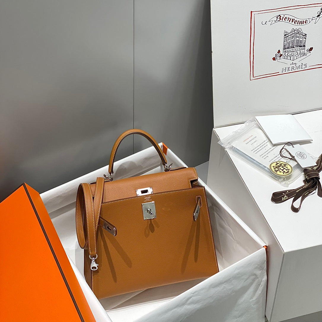 HERMES KELLY 28CM IN GOLD EPSOM CALFSKIN PALLADIUM HARDWARE