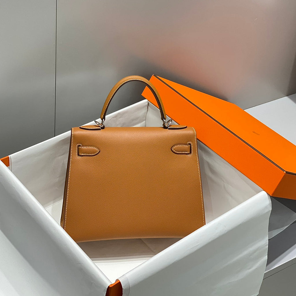 HERMES KELLY 28CM IN GOLD EPSOM CALFSKIN PALLADIUM HARDWARE