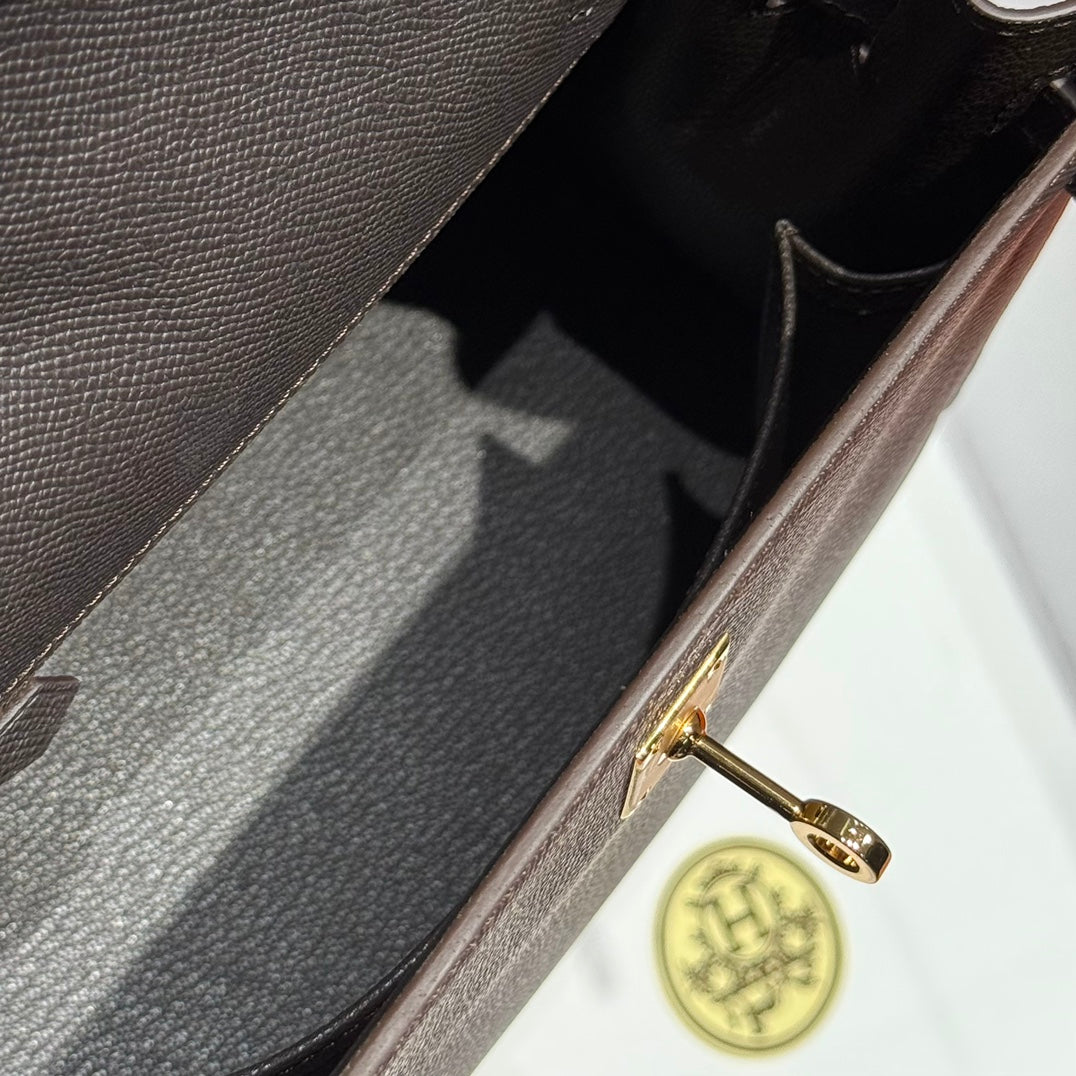 HERMES KELLY 25CM IN EBENE EPSOM CALFSKIN GOLD HARDWARE