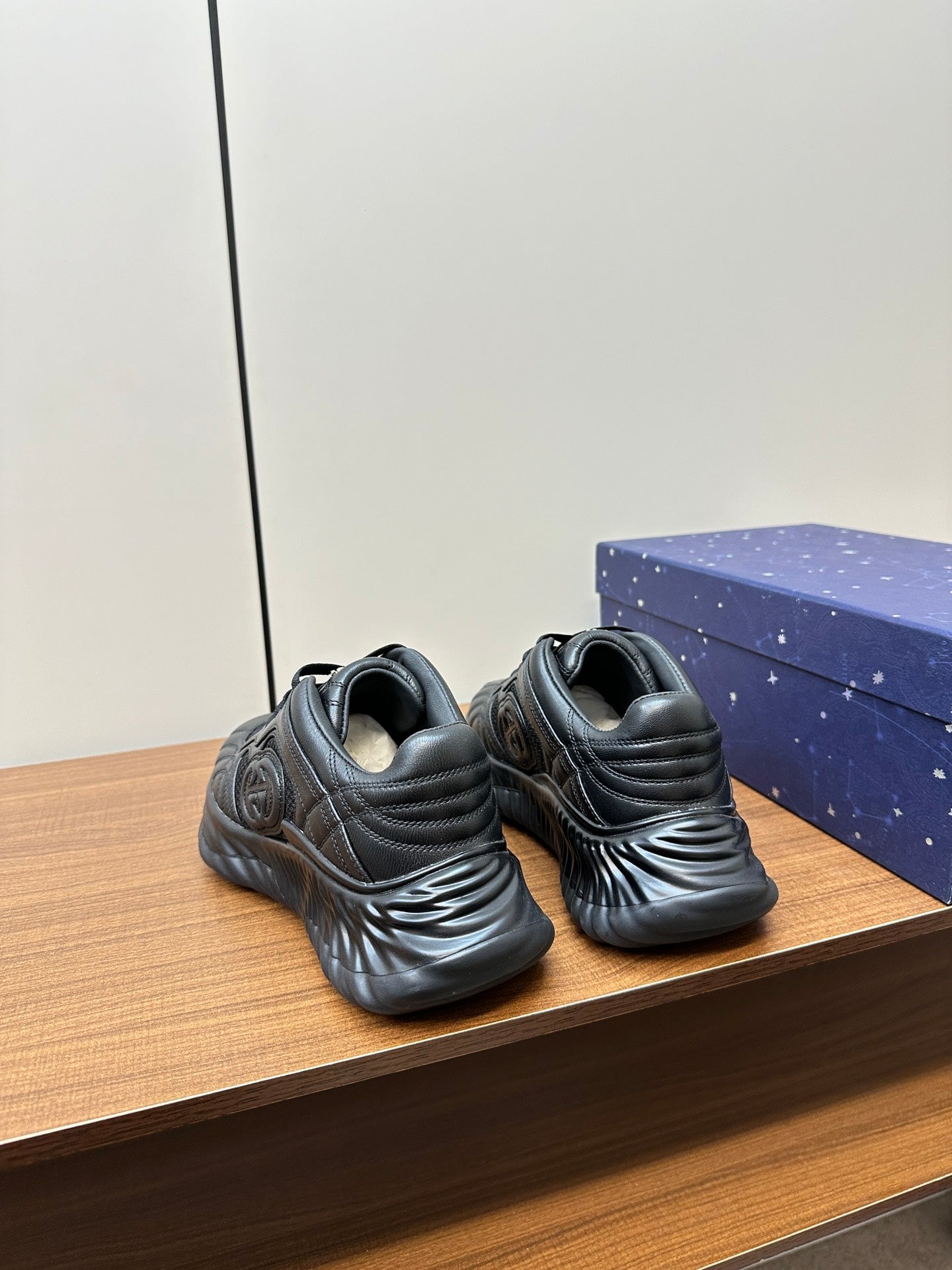 GUCCI Ripple Leather Sneakers Black