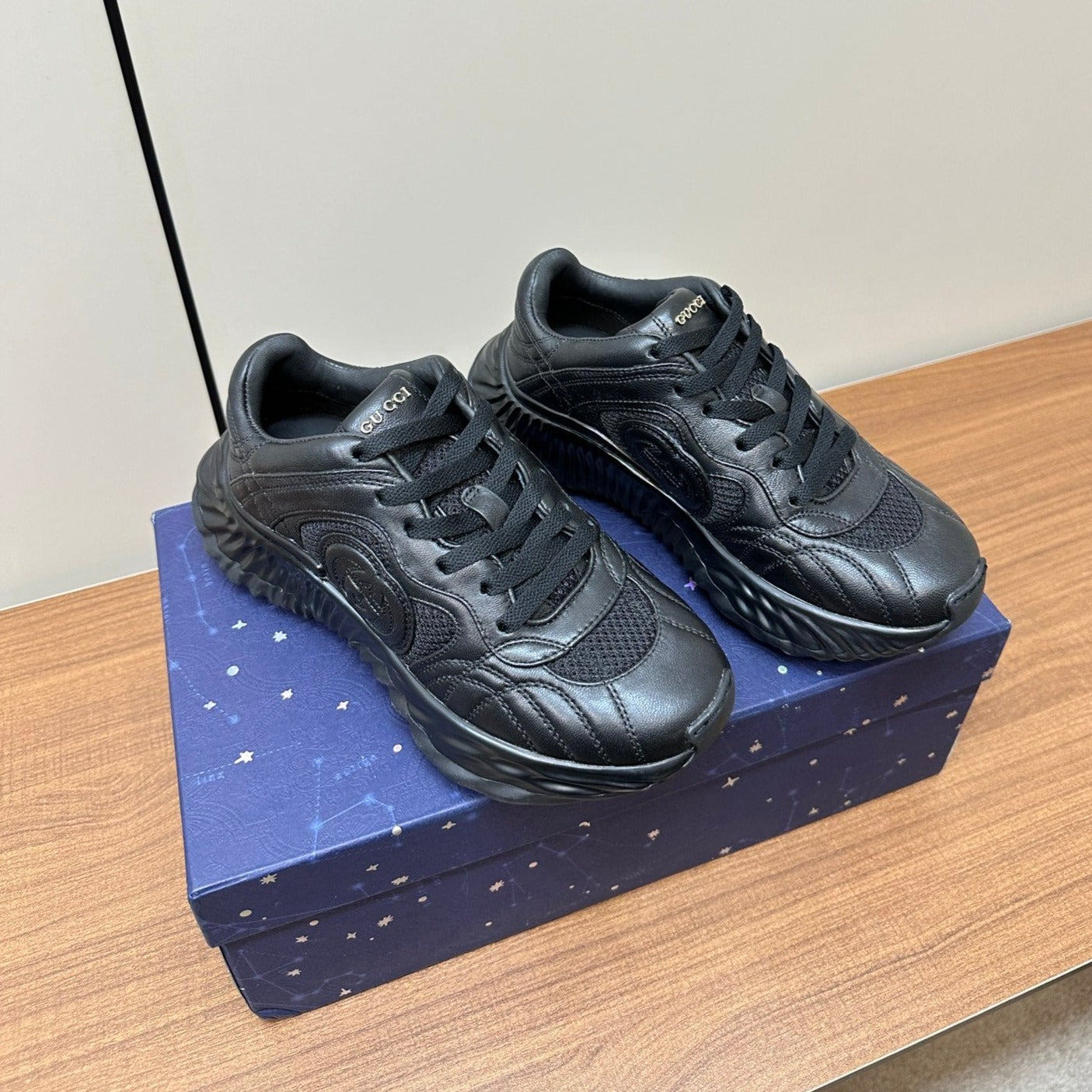 GUCCI Ripple Leather Sneakers Black