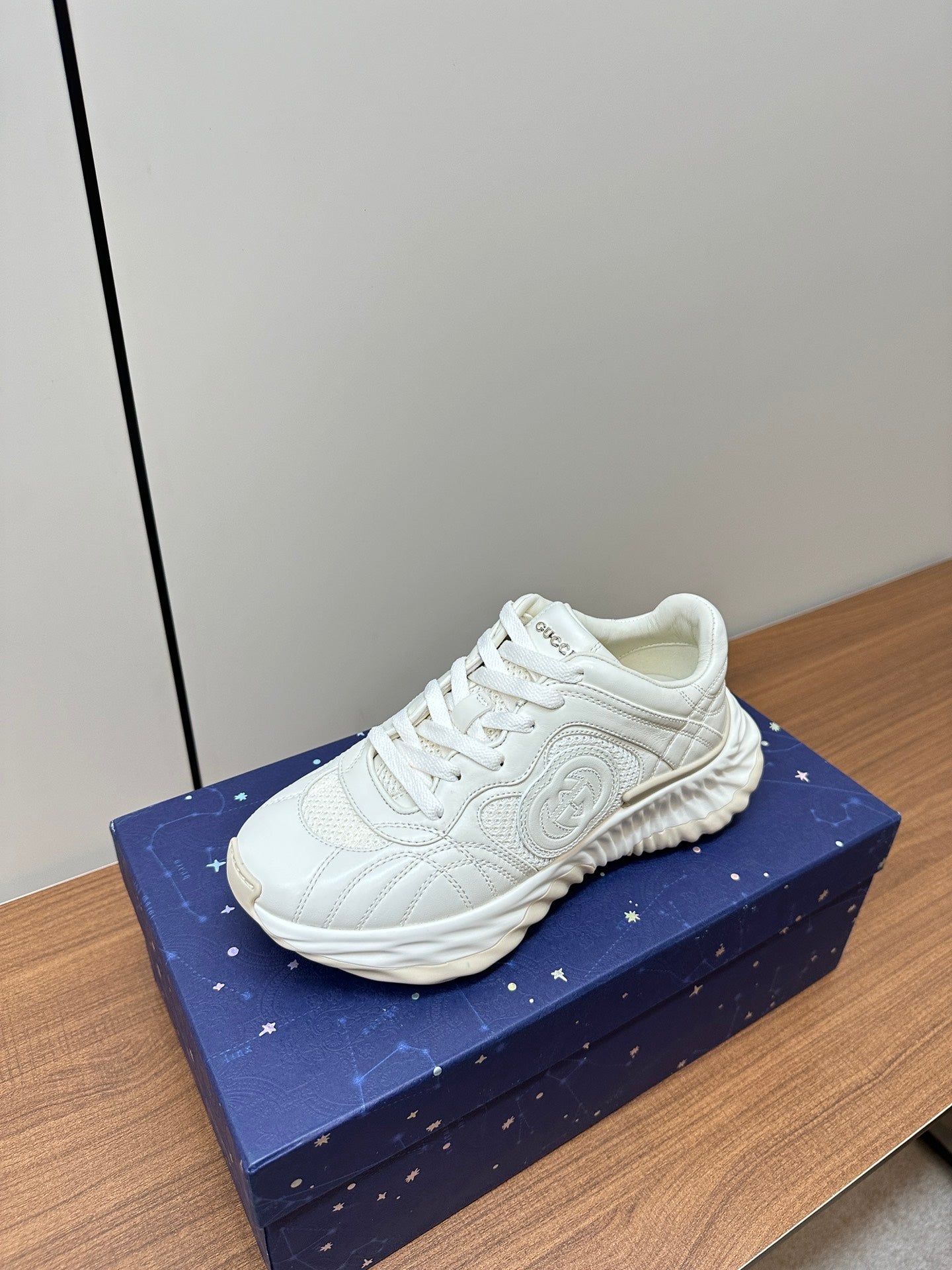 GUCCI Ripple Leather Sneakers White
