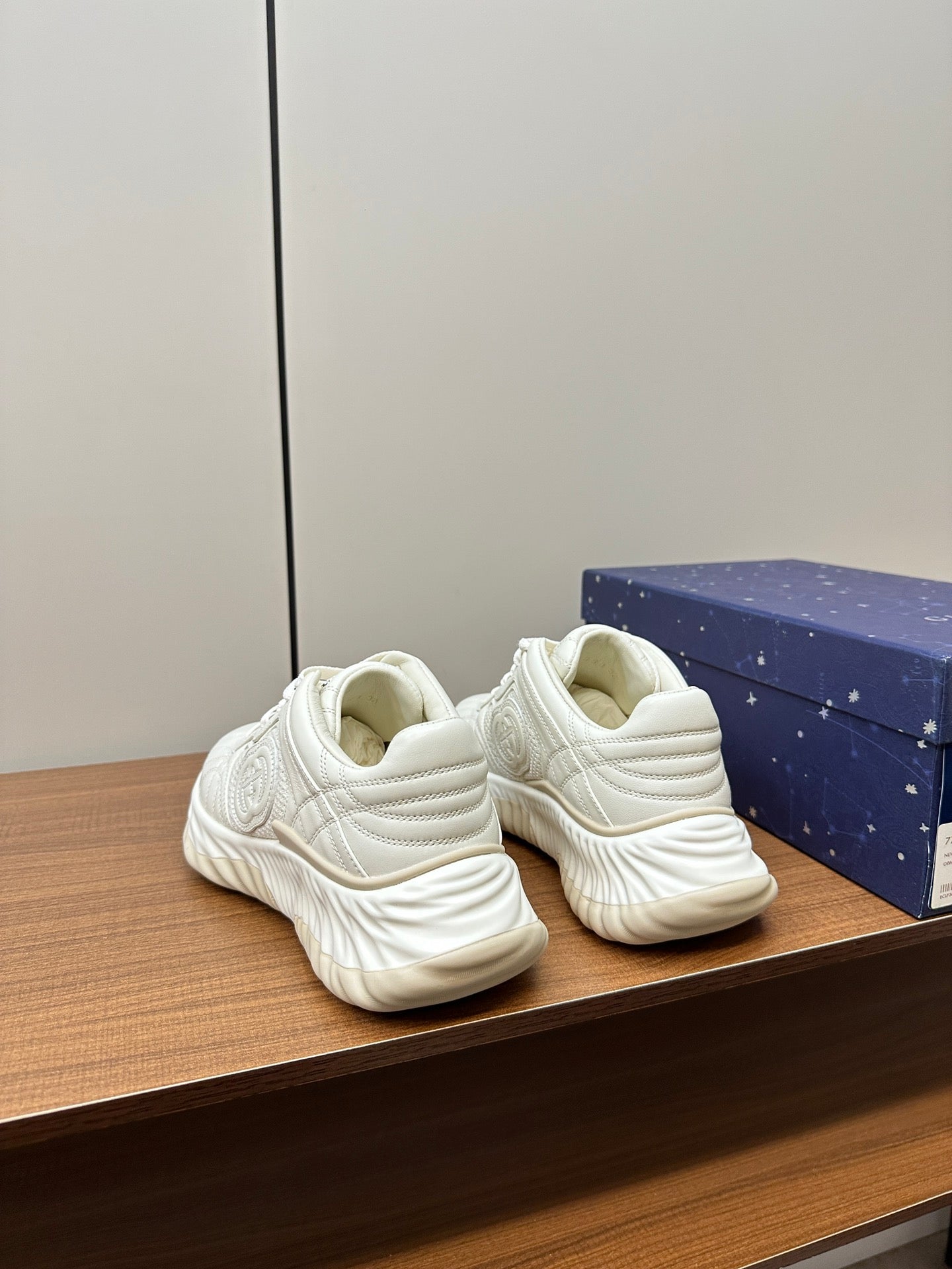 GUCCI Ripple Leather Sneakers White