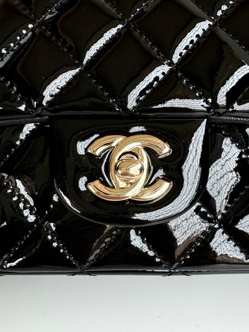 CHANEL MINI FLAP BAG 20 IN BLACK GLOSSY CALFSKIN GOLD HARDWARE