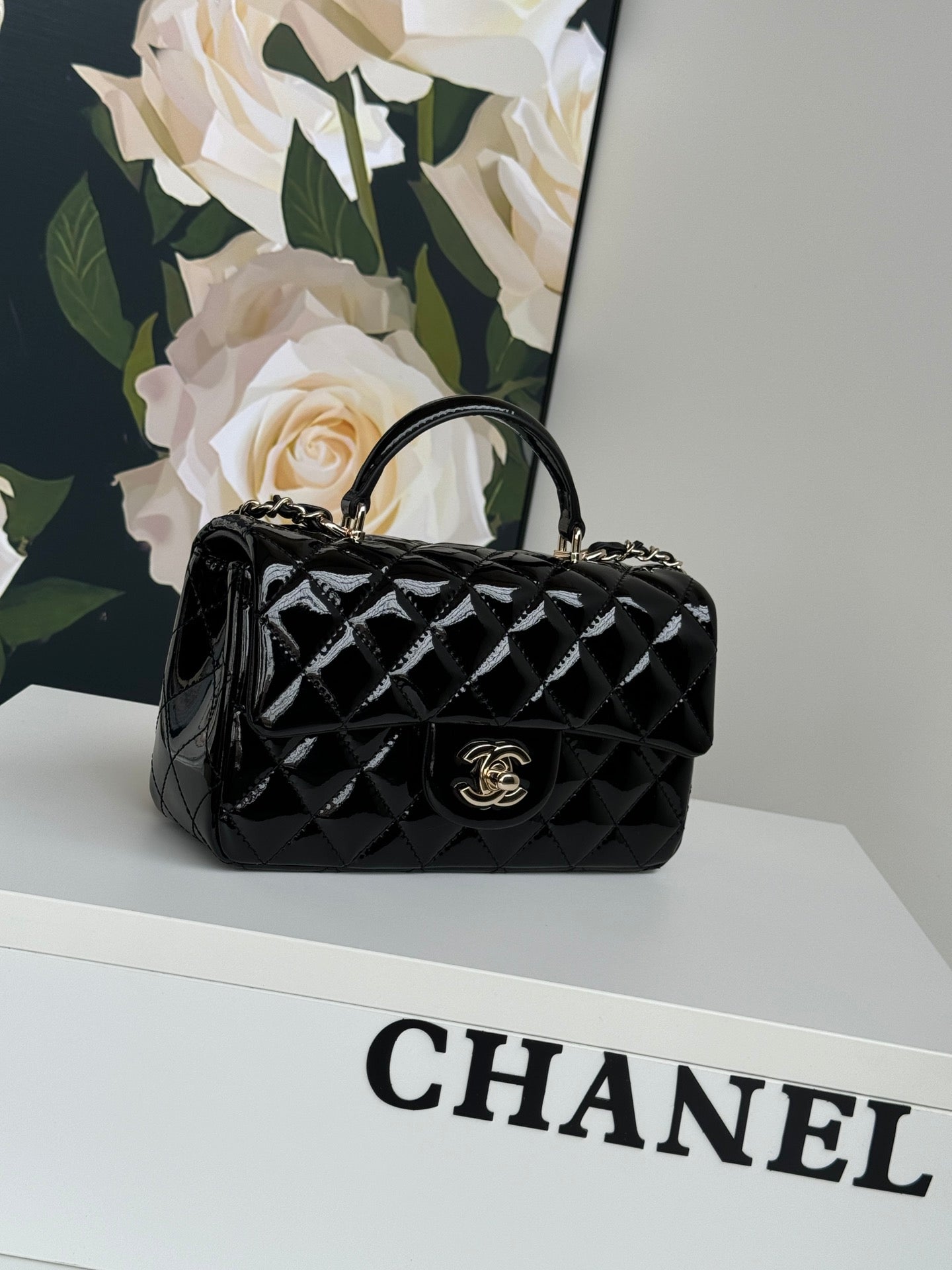 CHANEL MINI FLAP BAG 20 IN BLACK GLOSSY CALFSKIN GOLD HARDWARE