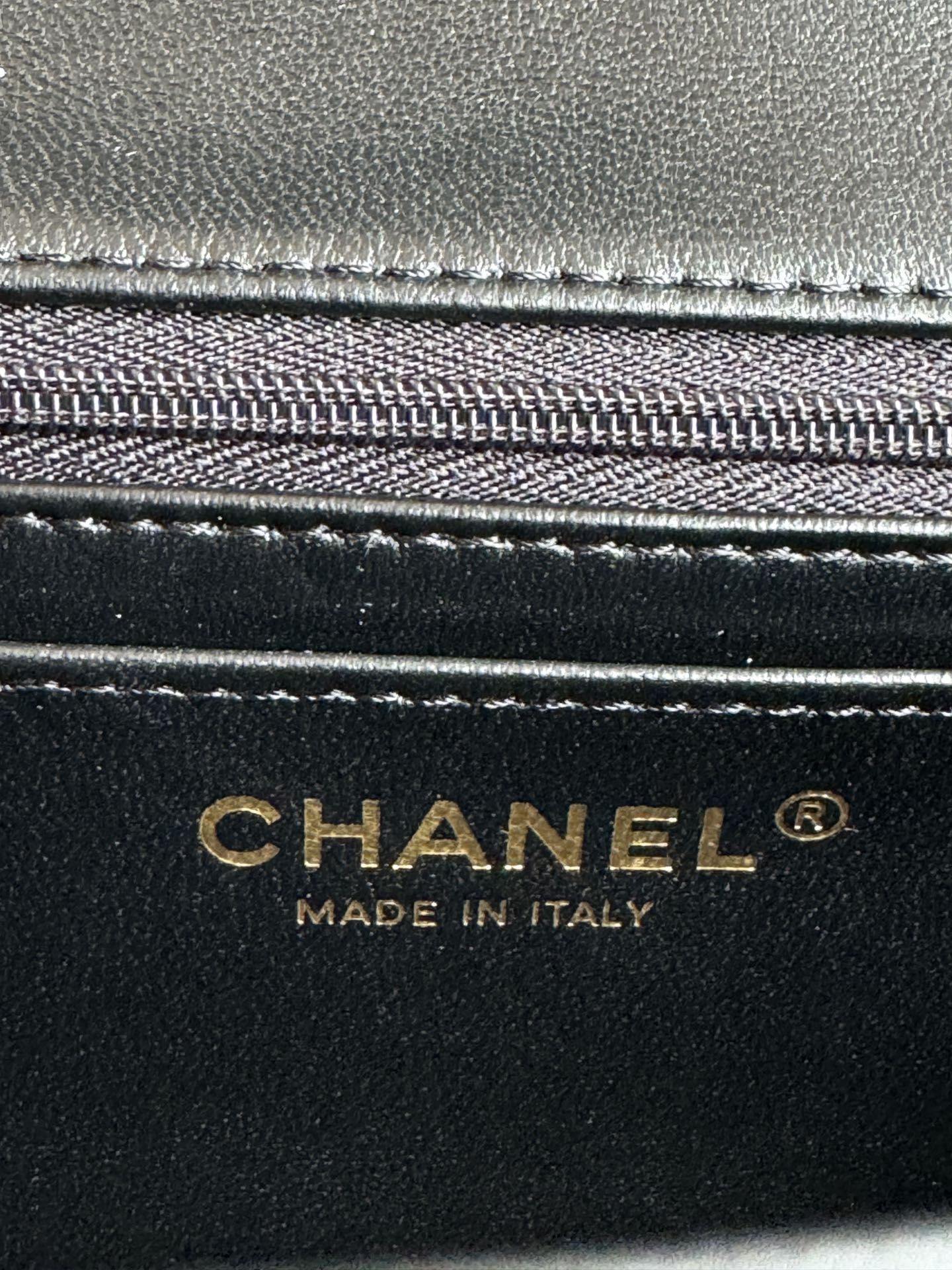 CHANEL MINI FLAP BAG 20 IN BLACK GLOSSY CALFSKIN GOLD HARDWARE