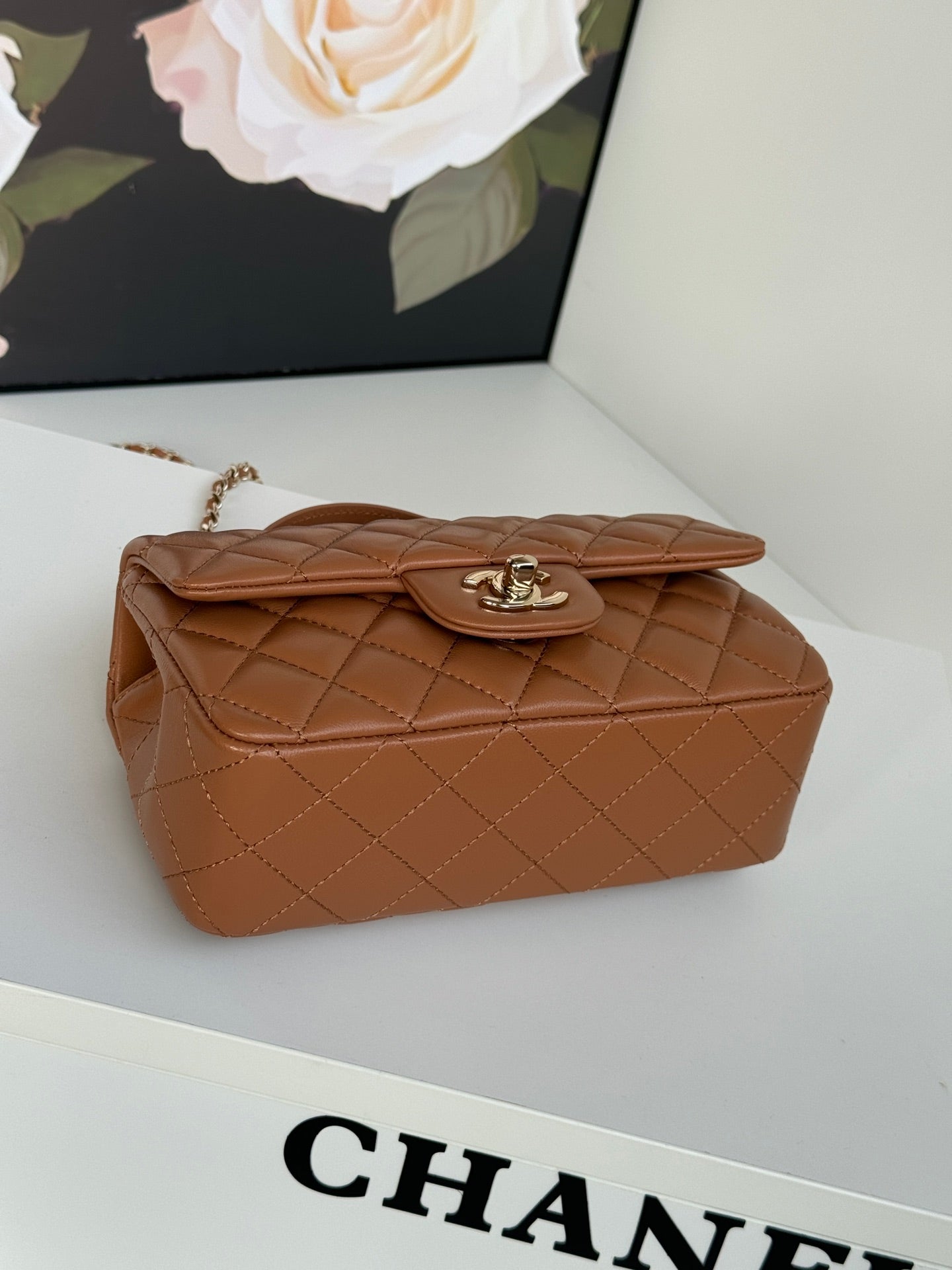 CHANEL FLAP BAG 20 IN BRONZE BROWN LAMBSKIN WITH HANDLE- NEW