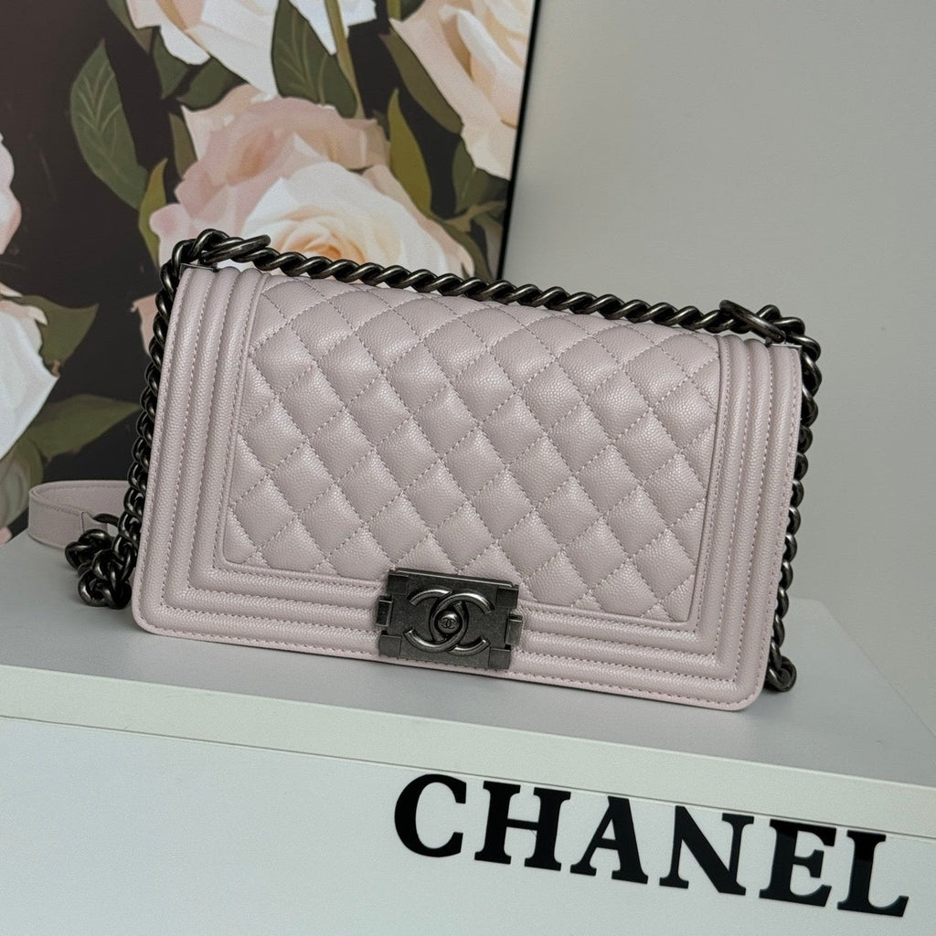 CHANEL BOY BAG MEDIUM 25 IN PINK NUDE CALFSKIN