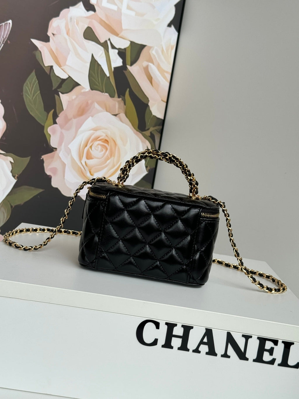 CHANEL SMALL VANITY CASE 17 WITH HANDLE IN BLACK CALFSKIN GOLD METAL CHAIN