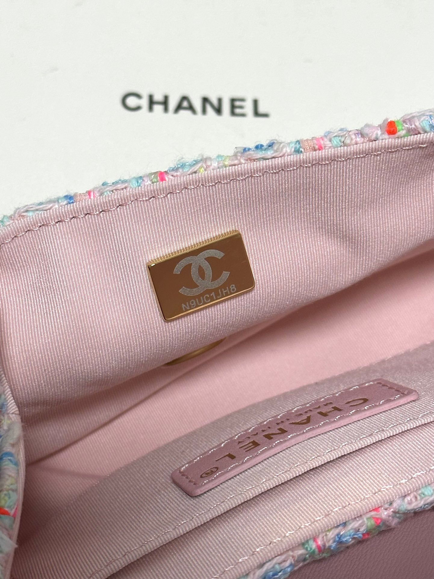 CHANEL MINI 21 FLAP BAG IN LIGHT PINK MIX COLORFUL WOOL TWEED