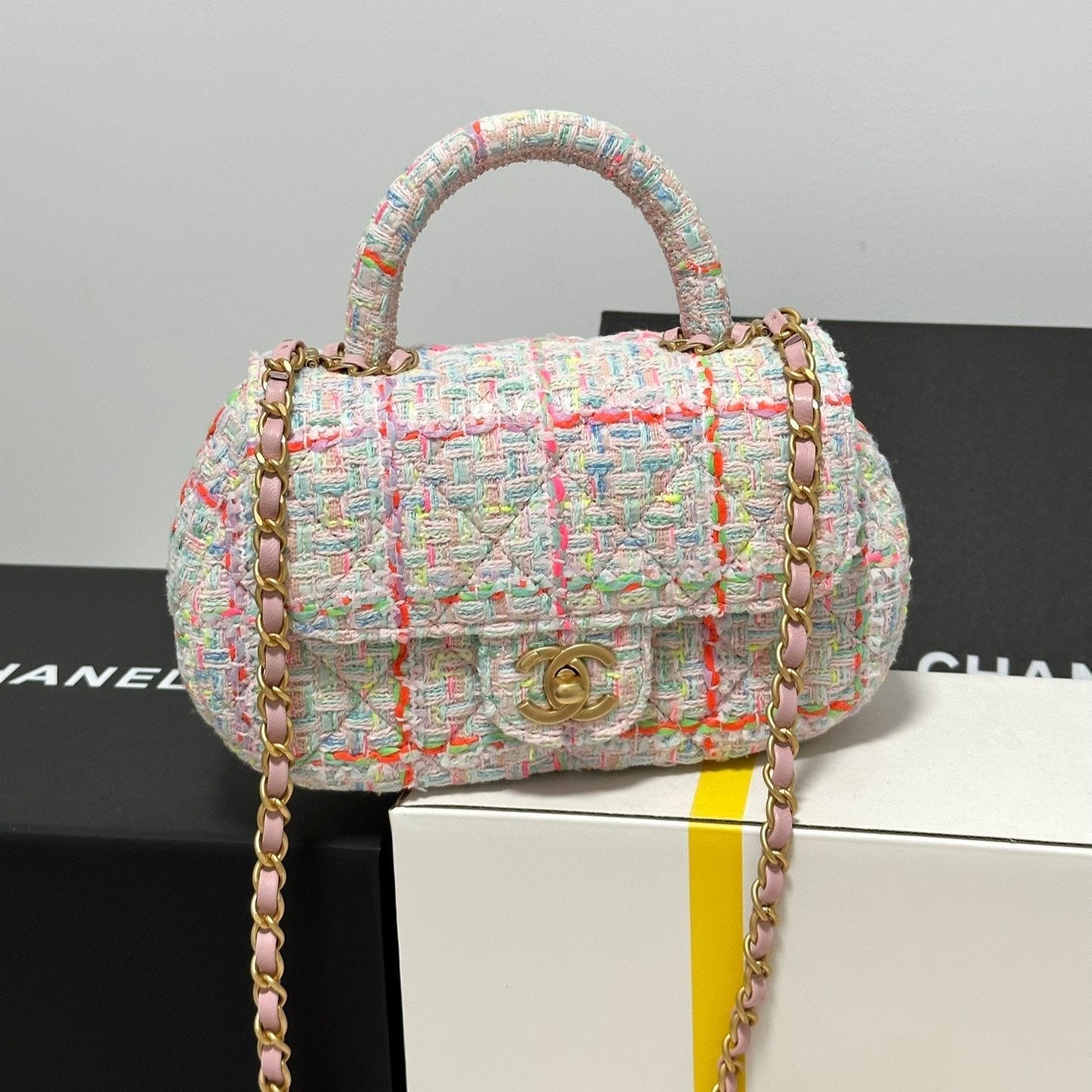CHANEL MINI 21 FLAP BAG IN LIGHT PINK MIX COLORFUL WOOL TWEED