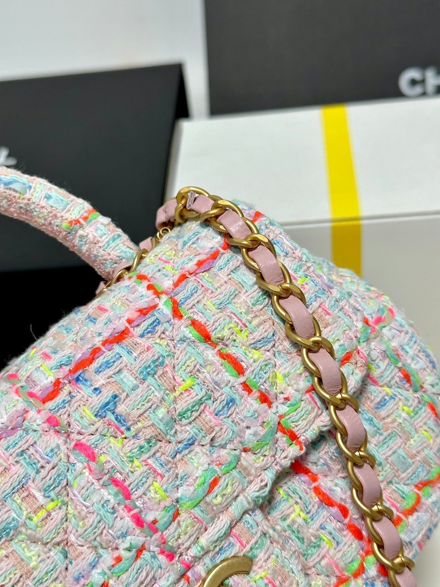CHANEL MINI 21 FLAP BAG IN LIGHT PINK MIX COLORFUL WOOL TWEED