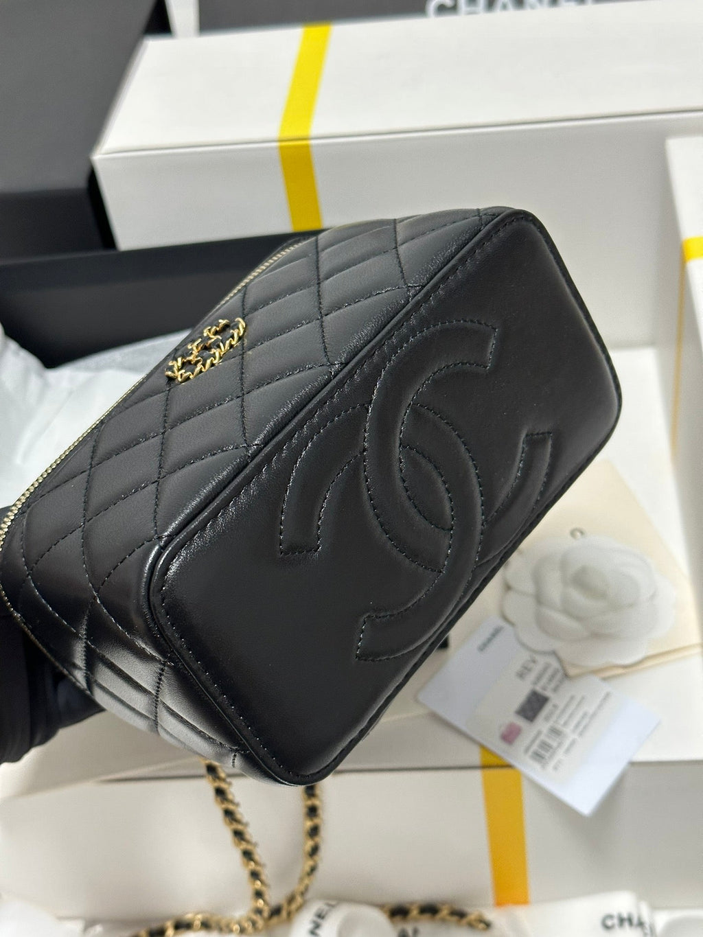 CHANEL 18 CLUTCH BAG IN BLACK CALFSKIN GOLD HARDWARE
