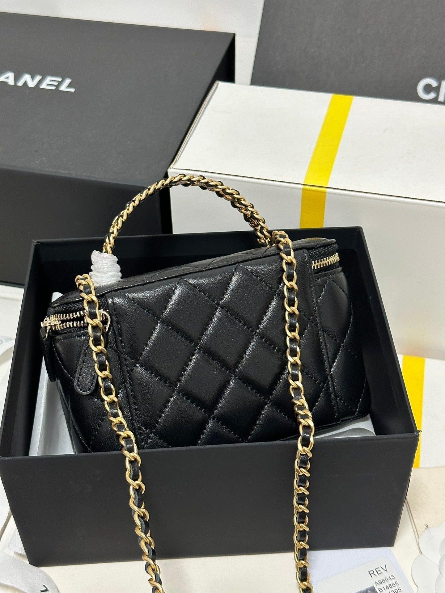 CHANEL 18 CLUTCH BAG IN BLACK CALFSKIN GOLD HARDWARE