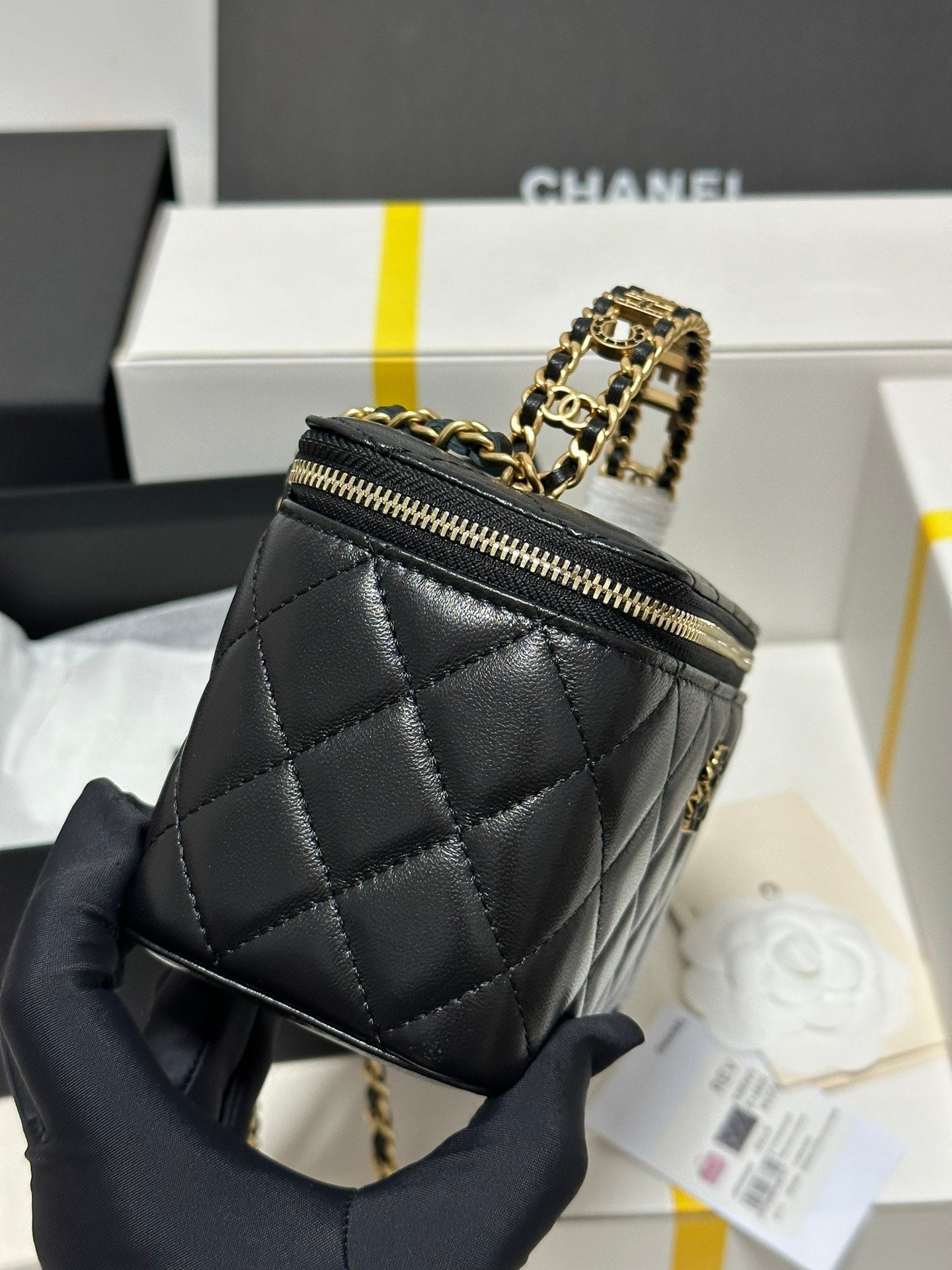 CHANEL 18 CLUTCH BAG IN BLACK CALFSKIN GOLD HARDWARE