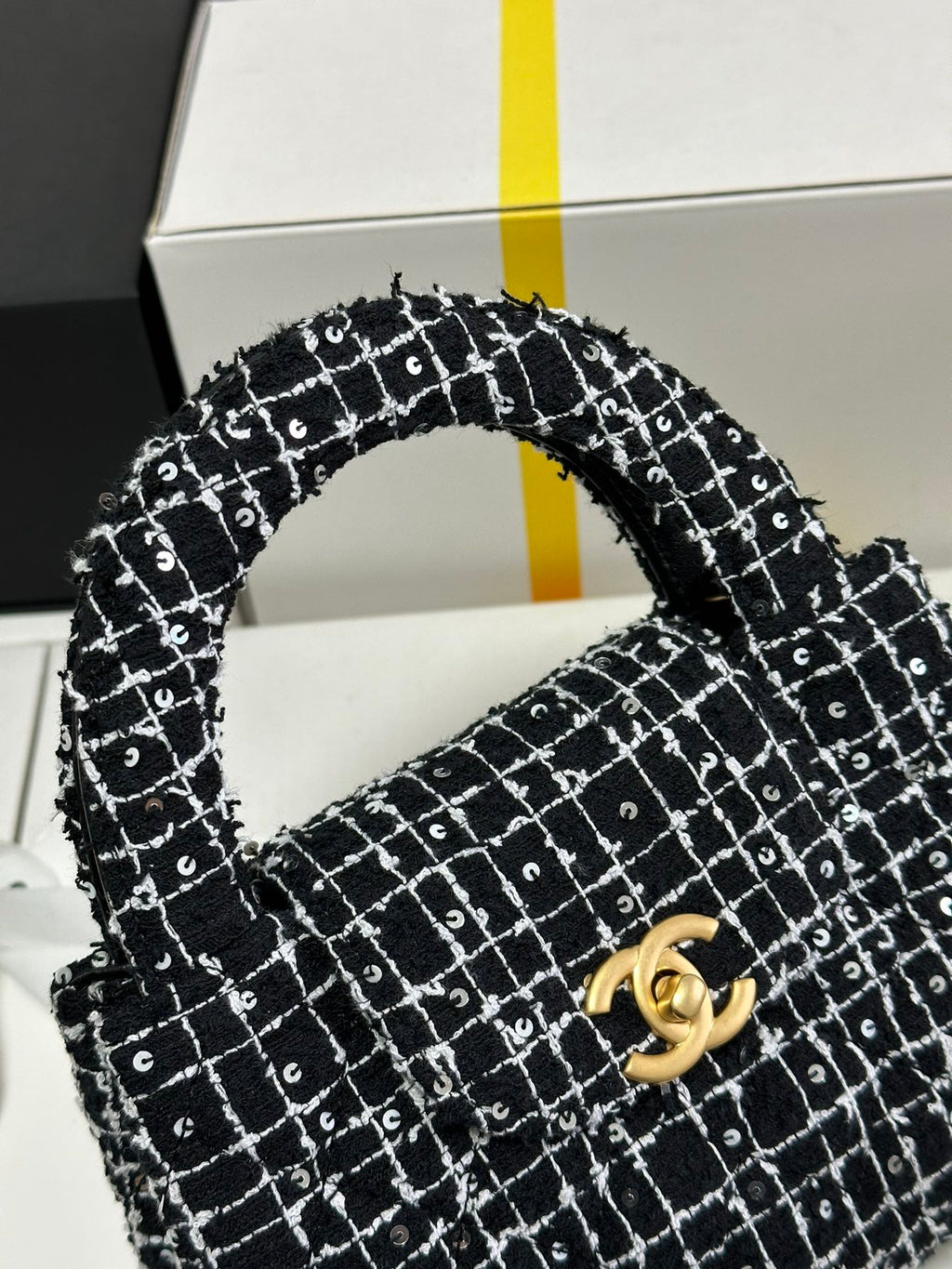 CHANEL KELLY SHOPPING BAG 19 IN BLACK MIX WHITE TWEED GOLD HARDWARE