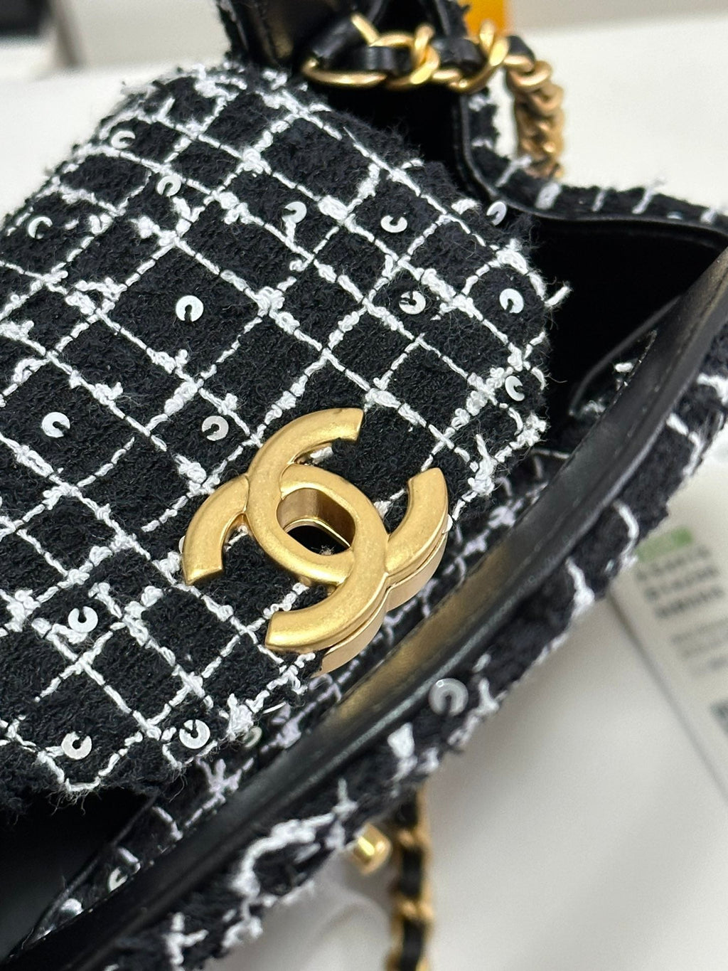 CHANEL KELLY SHOPPING BAG 19 IN BLACK MIX WHITE TWEED GOLD HARDWARE