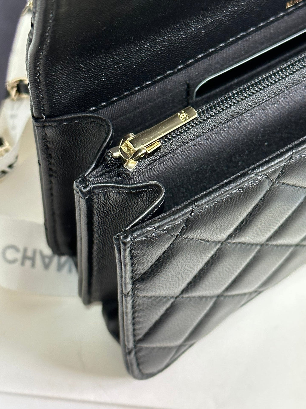 CHANEL FLAP BAG 18 WITH HANDLE IN BLACK CALFSKIN GOLD HARDWARE