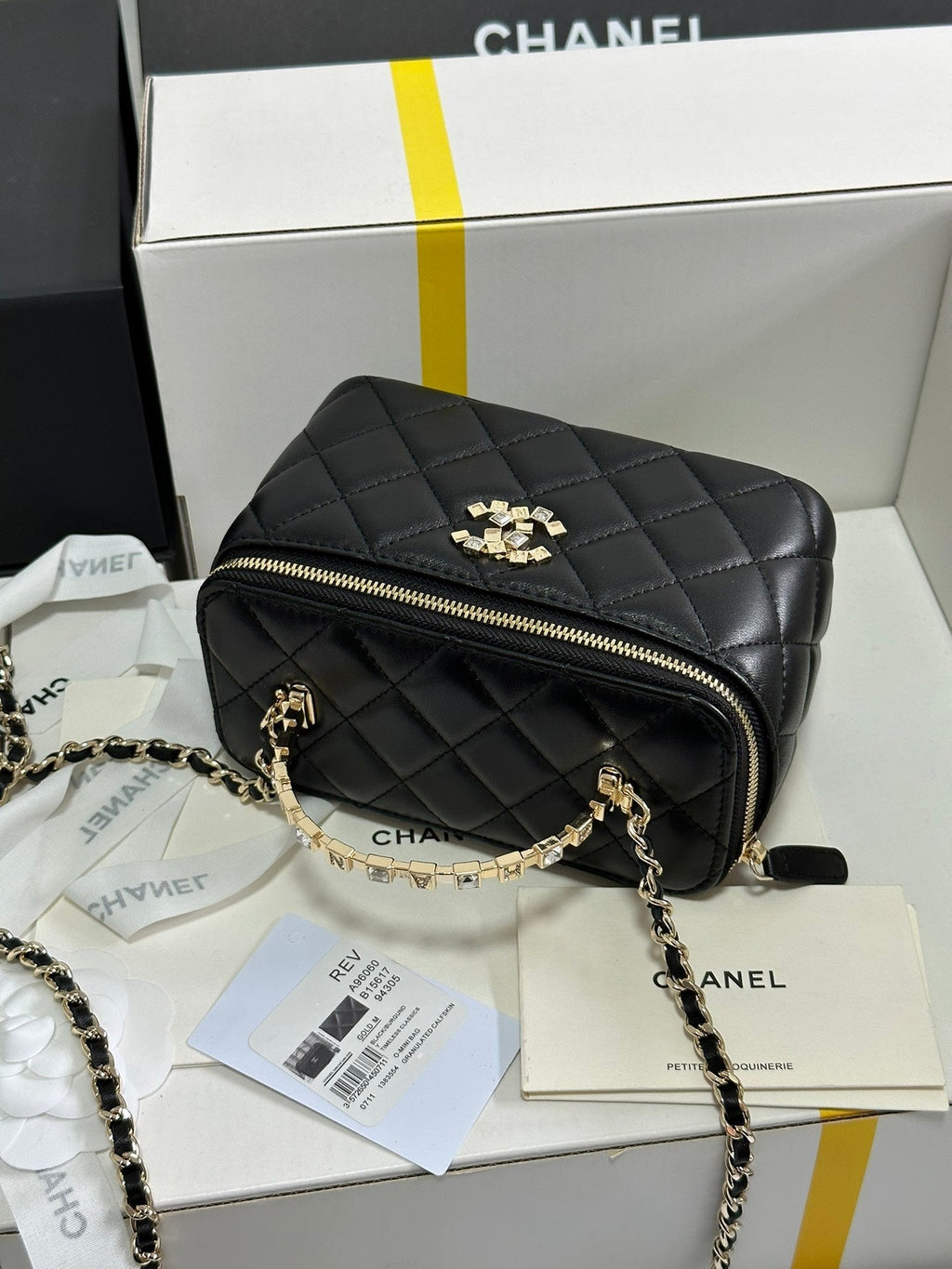 CHANEL VANITY CASE 18 IN BLACK CALFSKIN GOLD HARDWARE