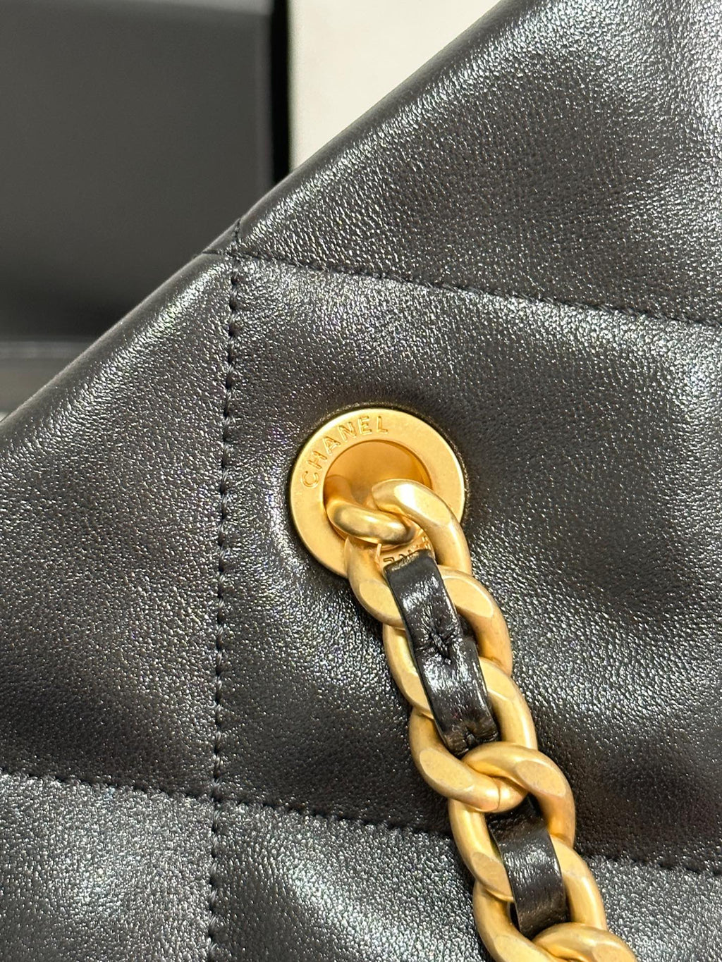 CHANEL MAXI SHOPPING BAG 36 IN BLACK LAMBSKIN GOLD METALLIC
