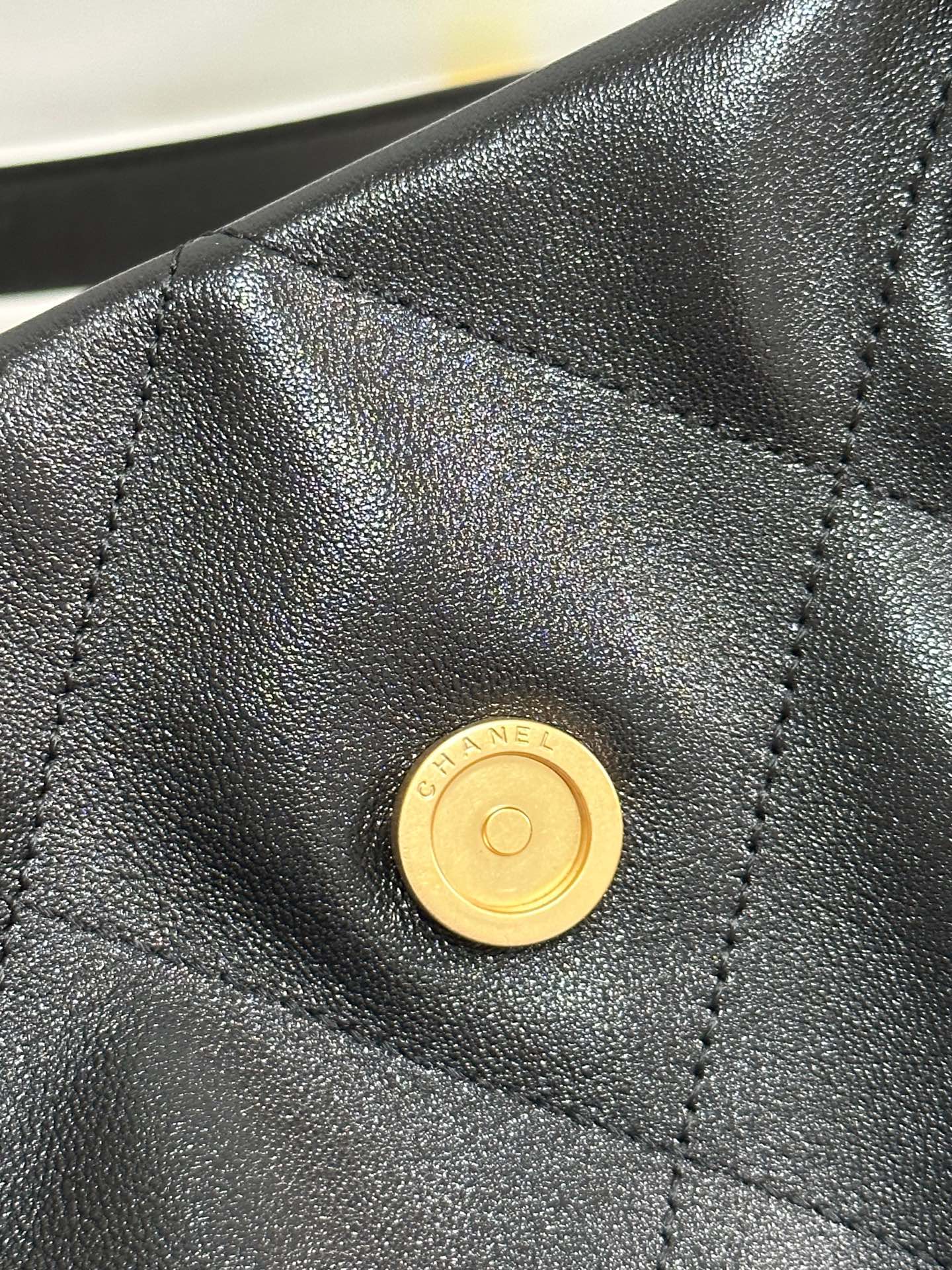 CHANEL MAXI SHOPPING BAG 36 IN BLACK LAMBSKIN GOLD METALLIC