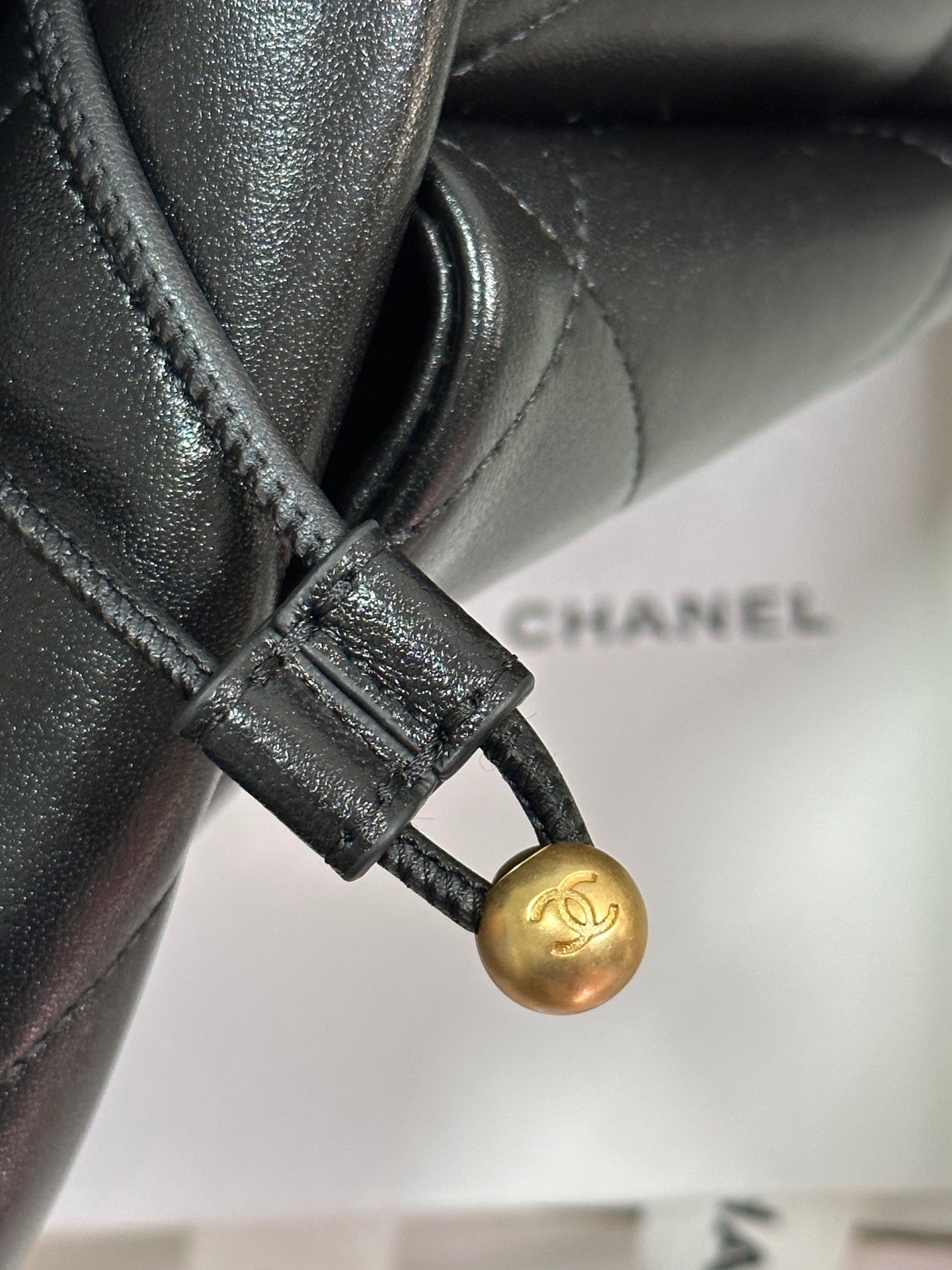 CHANEL MAXI SHOPPING BAG 36 IN BLACK LAMBSKIN GOLD METALLIC