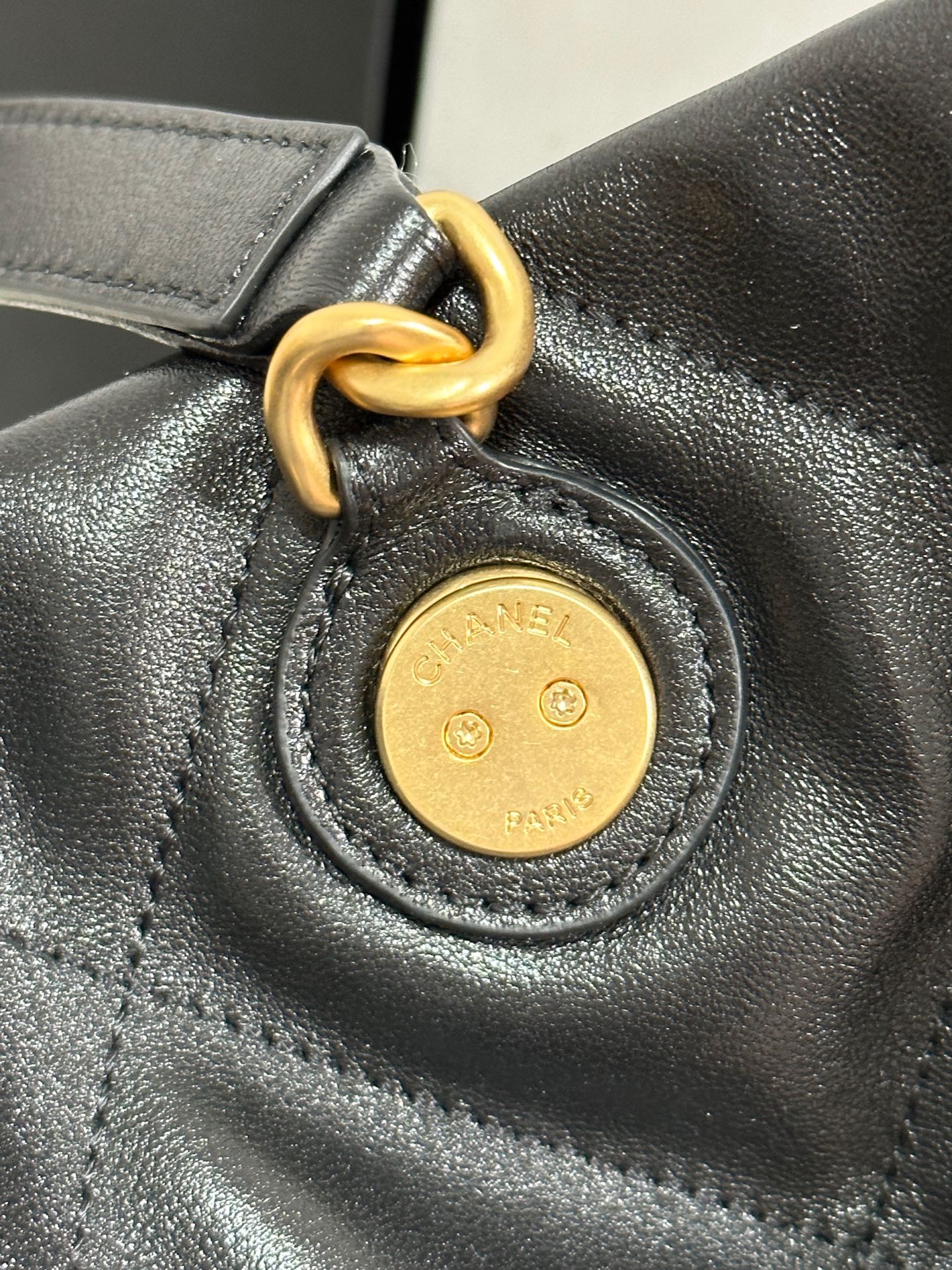CHANEL MAXI SHOPPING BAG 36 IN BLACK LAMBSKIN GOLD METALLIC